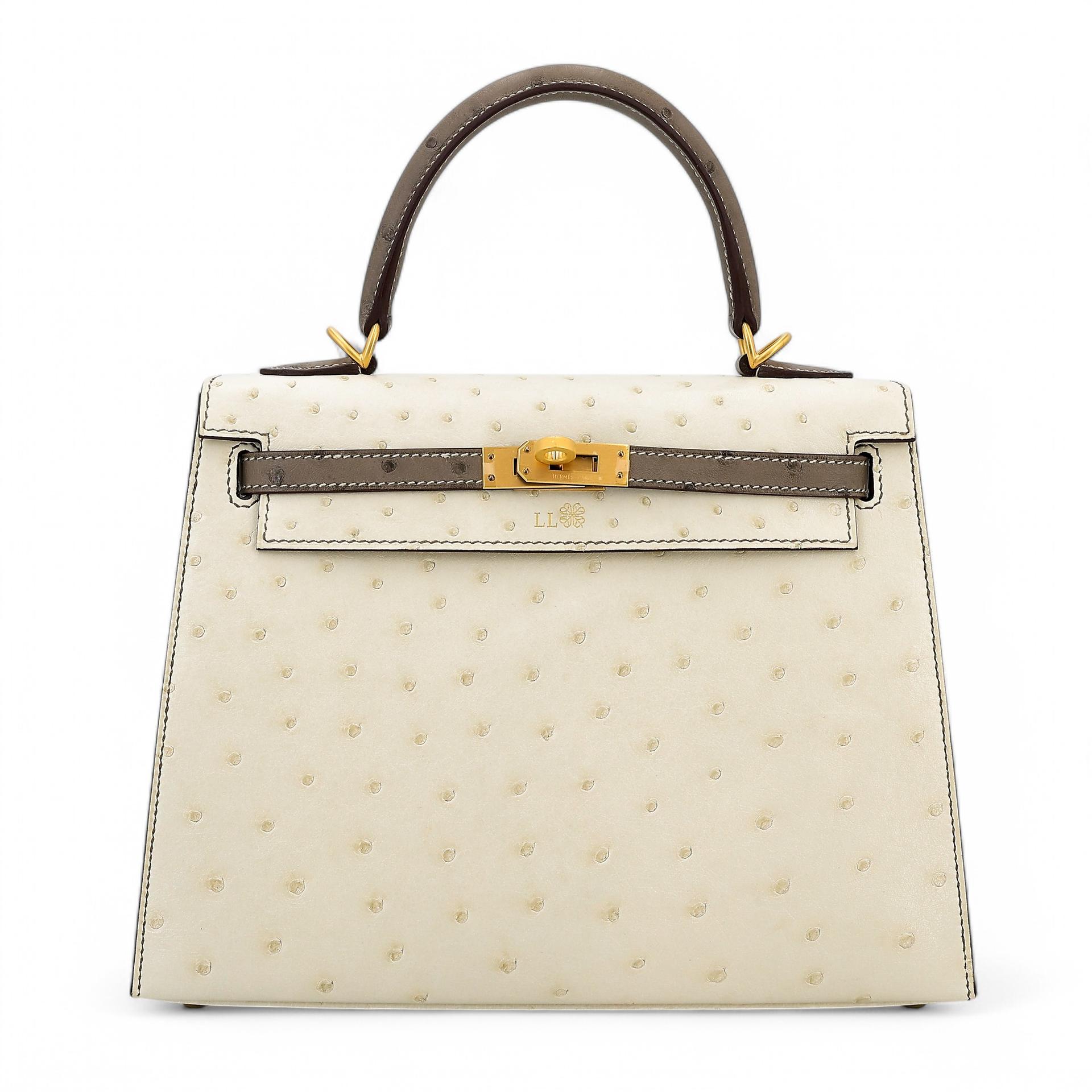 Unused ( Rank NS ) HERMÈS Special Order Kelly 25 Sellier HSS Etoupe (18) Nata (I2) Ostrich Brushed Gold hardware U (2022) - 1
