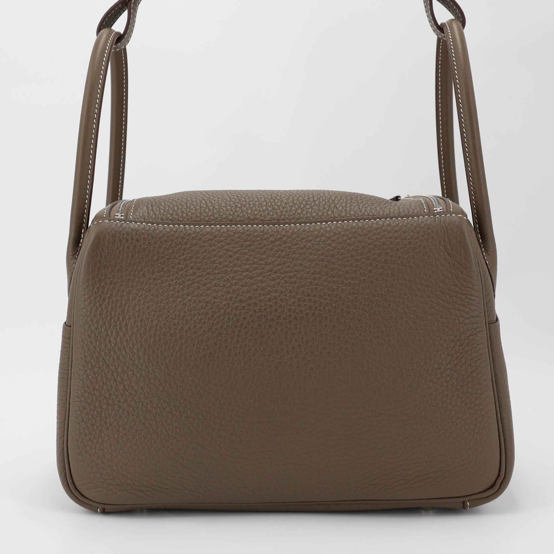 Excellent ( Rank SA ) HERMÈS Lindy 26 Etoupe (18) Clemence Palladium hardware U (2022) - 2