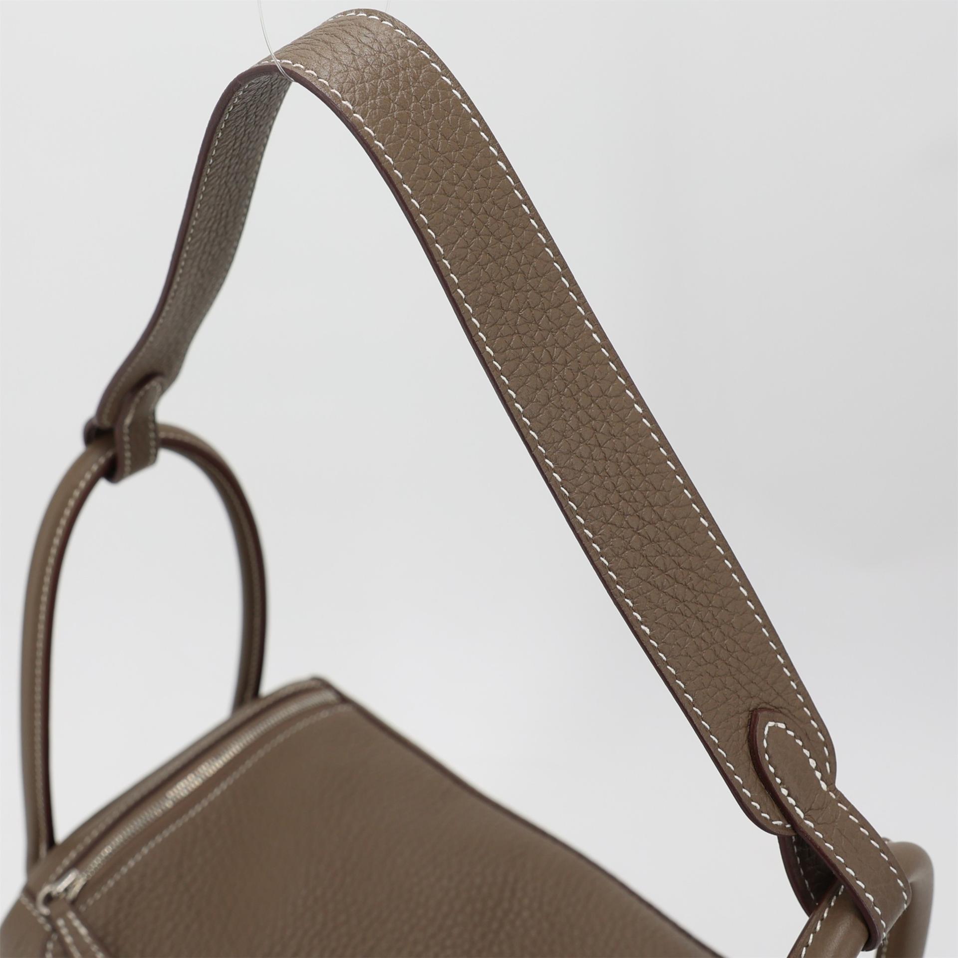 Excellent ( Rank SA ) HERMÈS Lindy 26 Etoupe (18) Clemence Palladium hardware U (2022) - 3