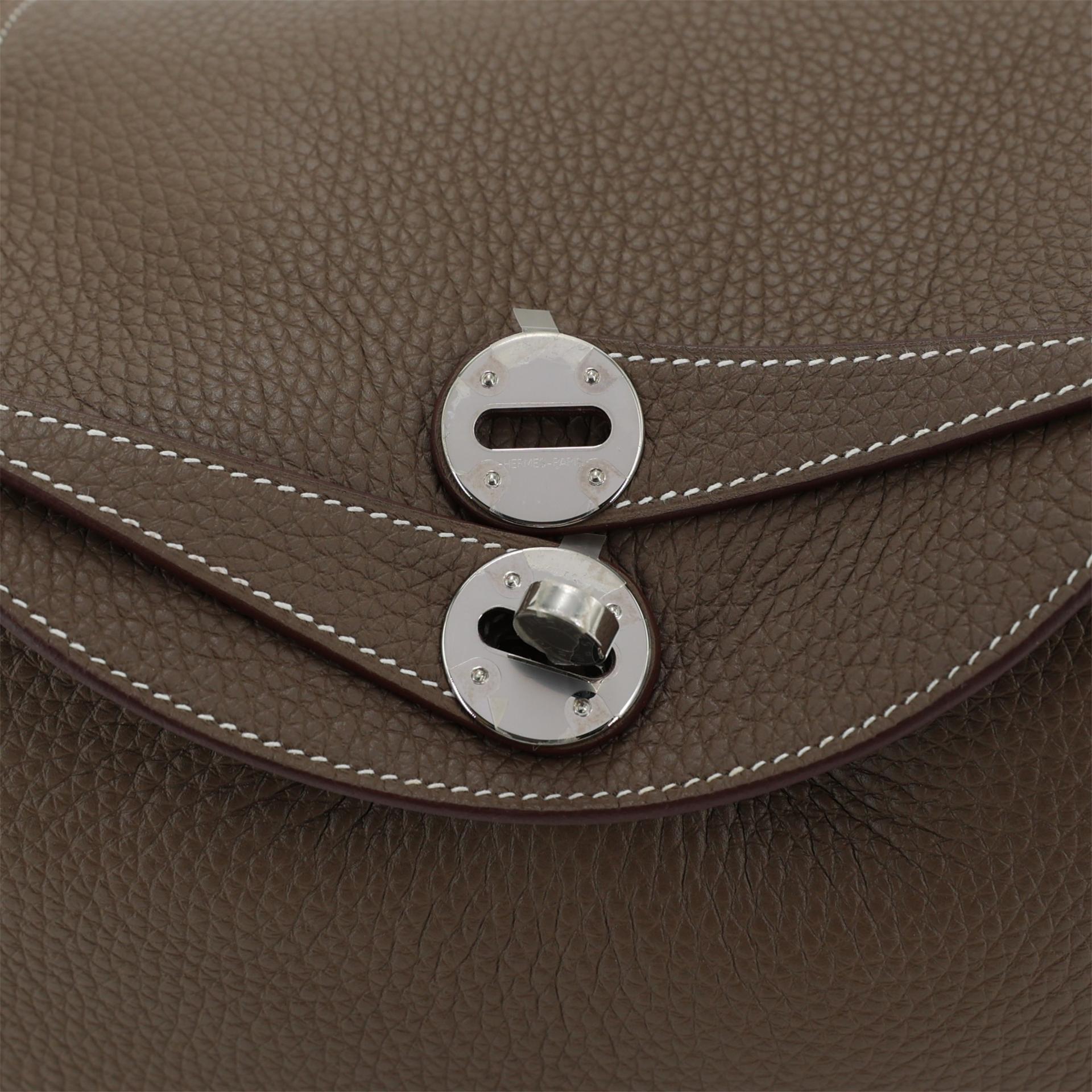 Excellent ( Rank SA ) HERMÈS Lindy 26 Etoupe (18) Clemence Palladium hardware U (2022) - 8