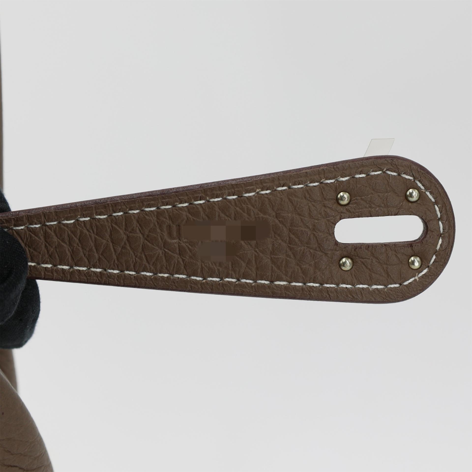 Excellent ( Rank SA ) HERMÈS Lindy 26 Etoupe (18) Clemence Palladium hardware U (2022) - 11