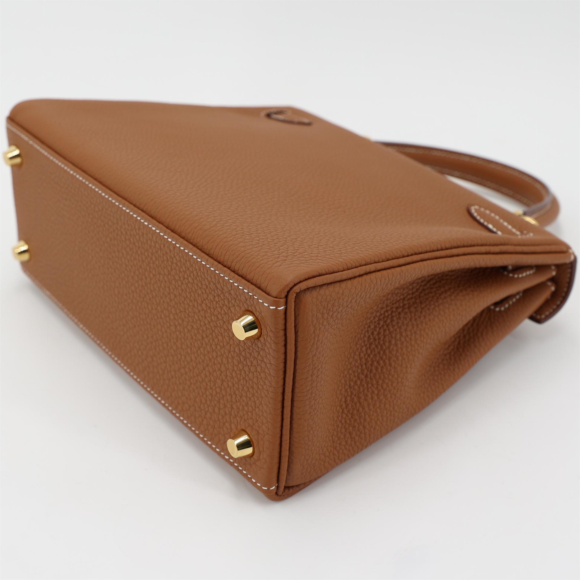 Very Good ( Rank A) HERMÈS Kelly 25 Gold (37) Togo Gold hardware B (2023) - 7