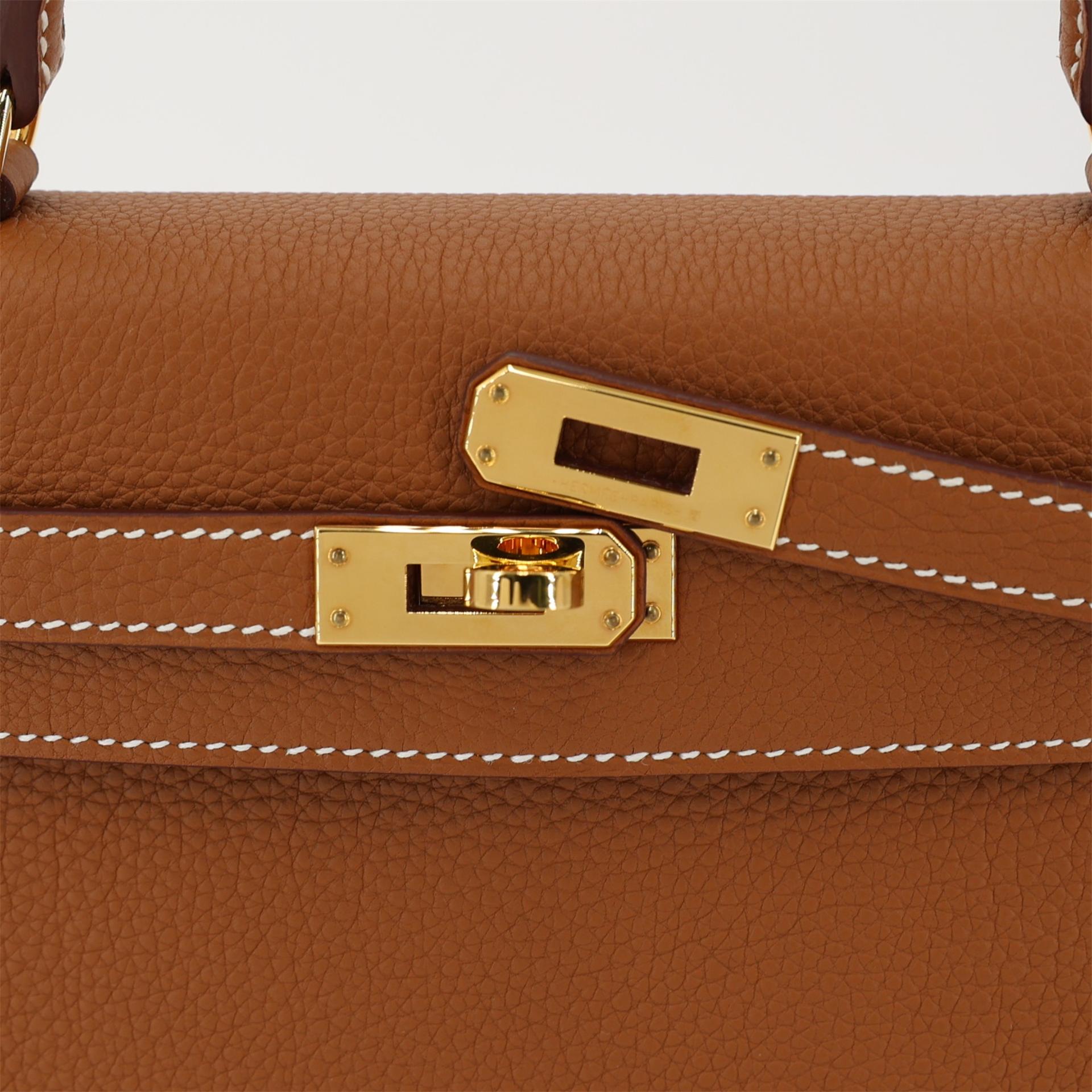 Very Good ( Rank A) HERMÈS Kelly 25 Gold (37) Togo Gold hardware B (2023) - 8