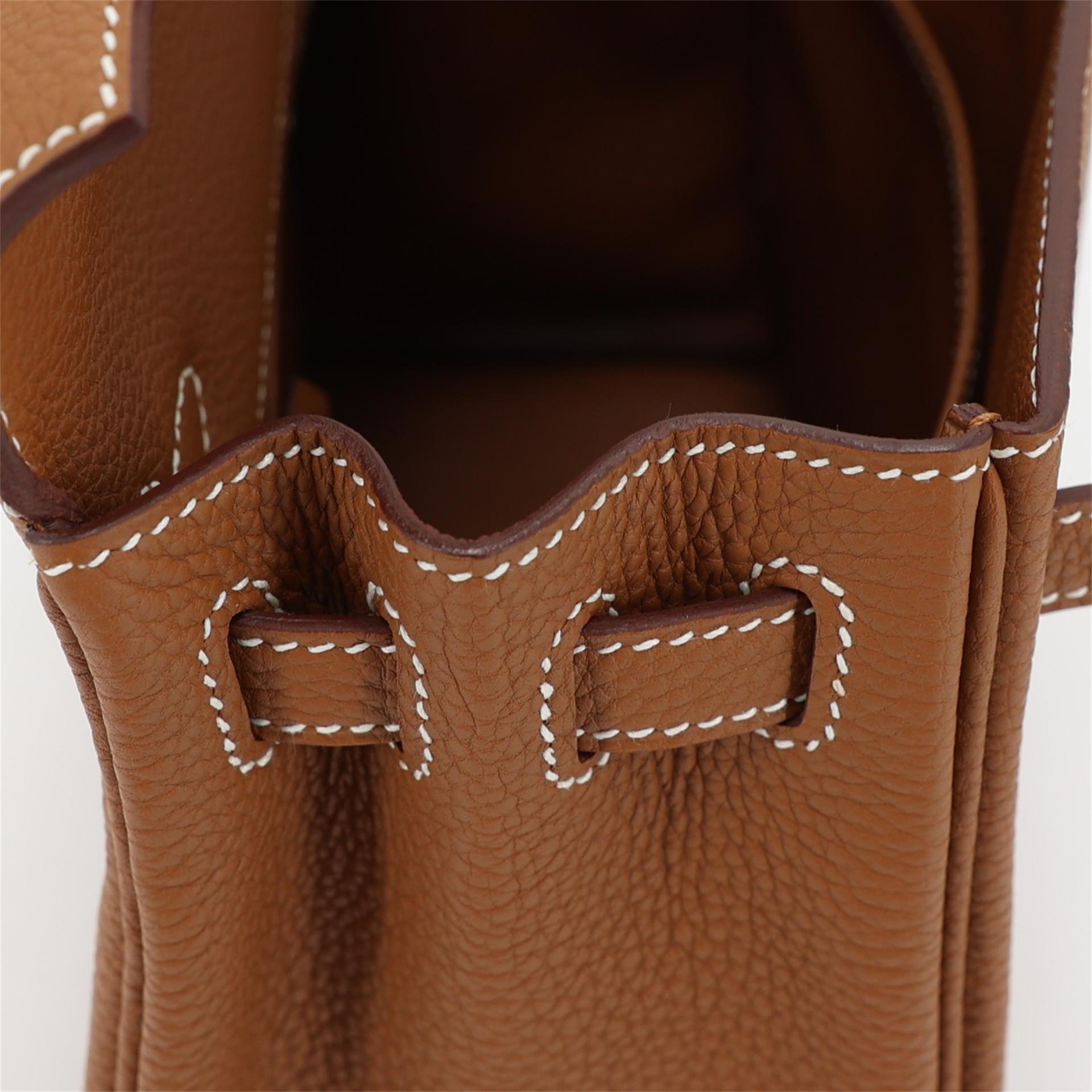 Very Good ( Rank A) HERMÈS Kelly 25 Gold (37) Togo Gold hardware B (2023) - 12