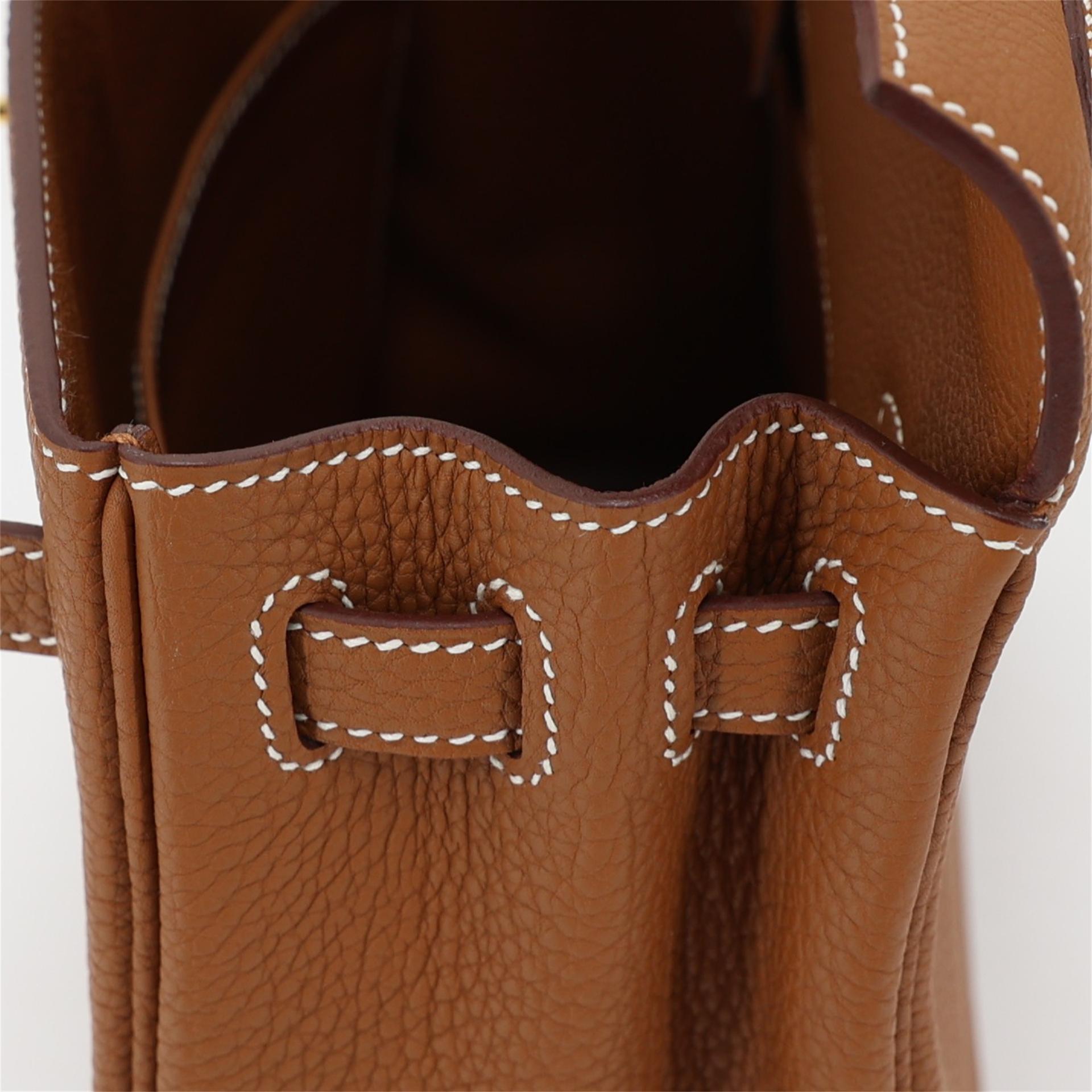 Very Good ( Rank A) HERMÈS Kelly 25 Gold (37) Togo Gold hardware B (2023) - 13