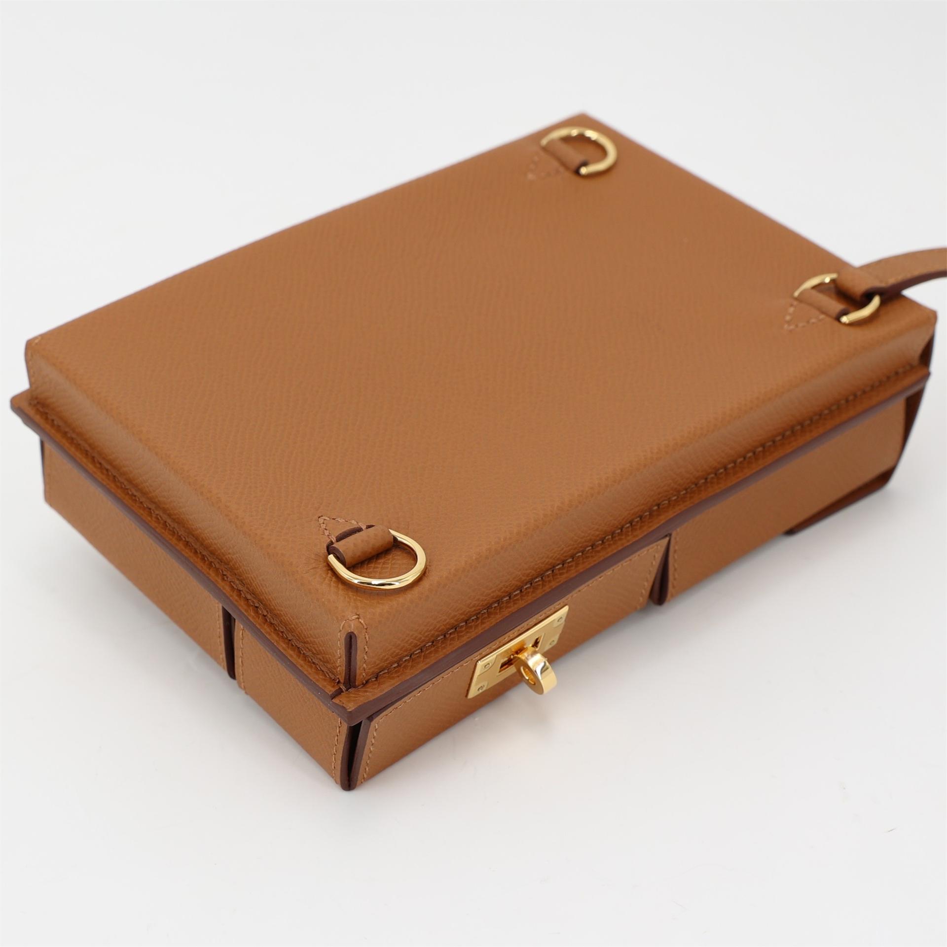 Brand New ( Rank N ) HERMÈS Kelly Multipocket To Go Pouch Gold (37) Epsom Gold hardware W (2024) - 7