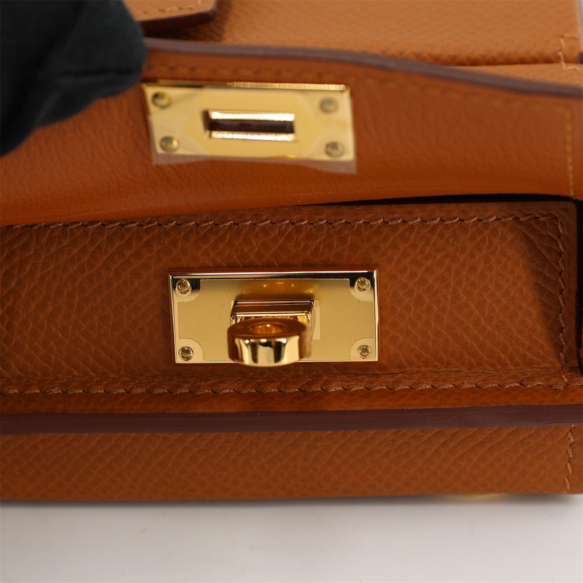 Brand New ( Rank N ) HERMÈS Kelly Multipocket To Go Pouch Gold (37) Epsom Gold hardware W (2024) - 17