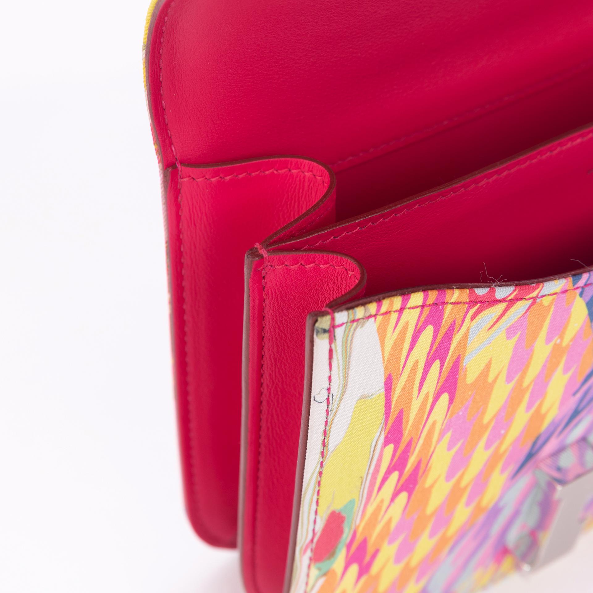 Very Good ( Rank A) HERMÈS Limited Edition Constance Mini MARBLE SILK Multi-color silk Palladium hardware Z (2021) - 12
