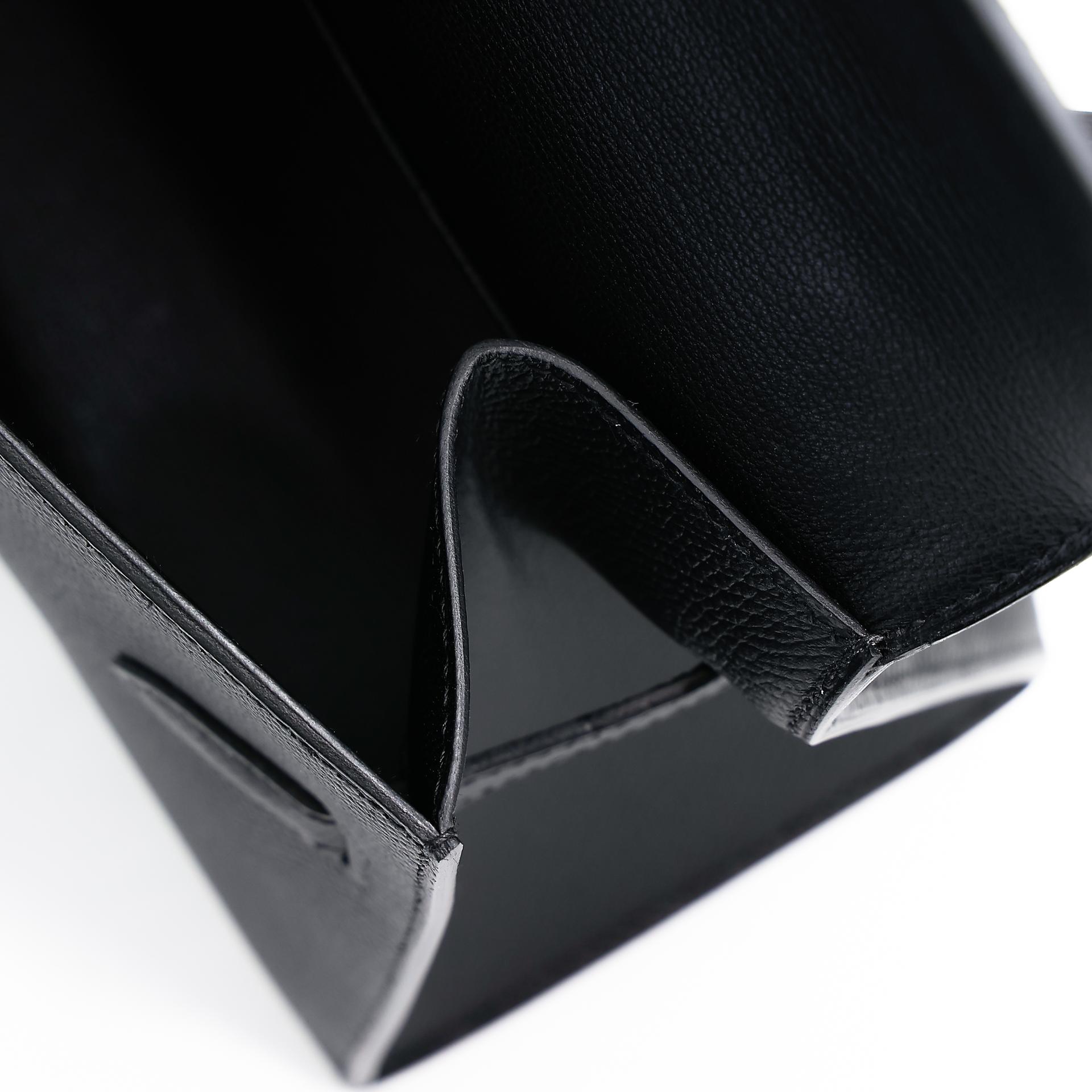 Brand New ( Rank N ) HERMÈS Limited Edition Kelly 20 en Desordre Black (89) Epsom Gold hardware B (2023) - 17