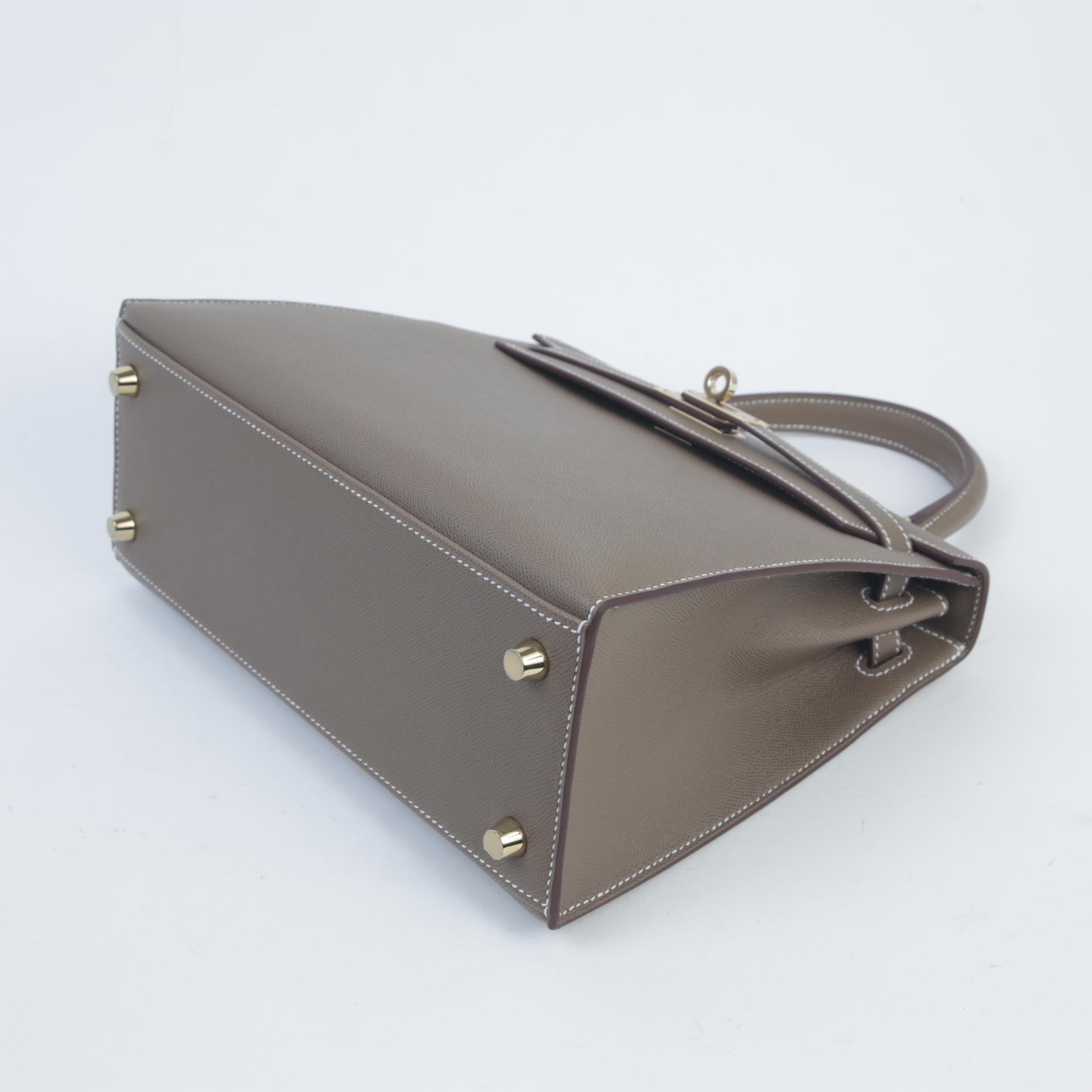 Unused ( Rank NS ) HERMÈS Kelly 25 Sellier Verso Etoupe (18) Bamboo (1K) Madame Permabrass hardware W (2024) - 5