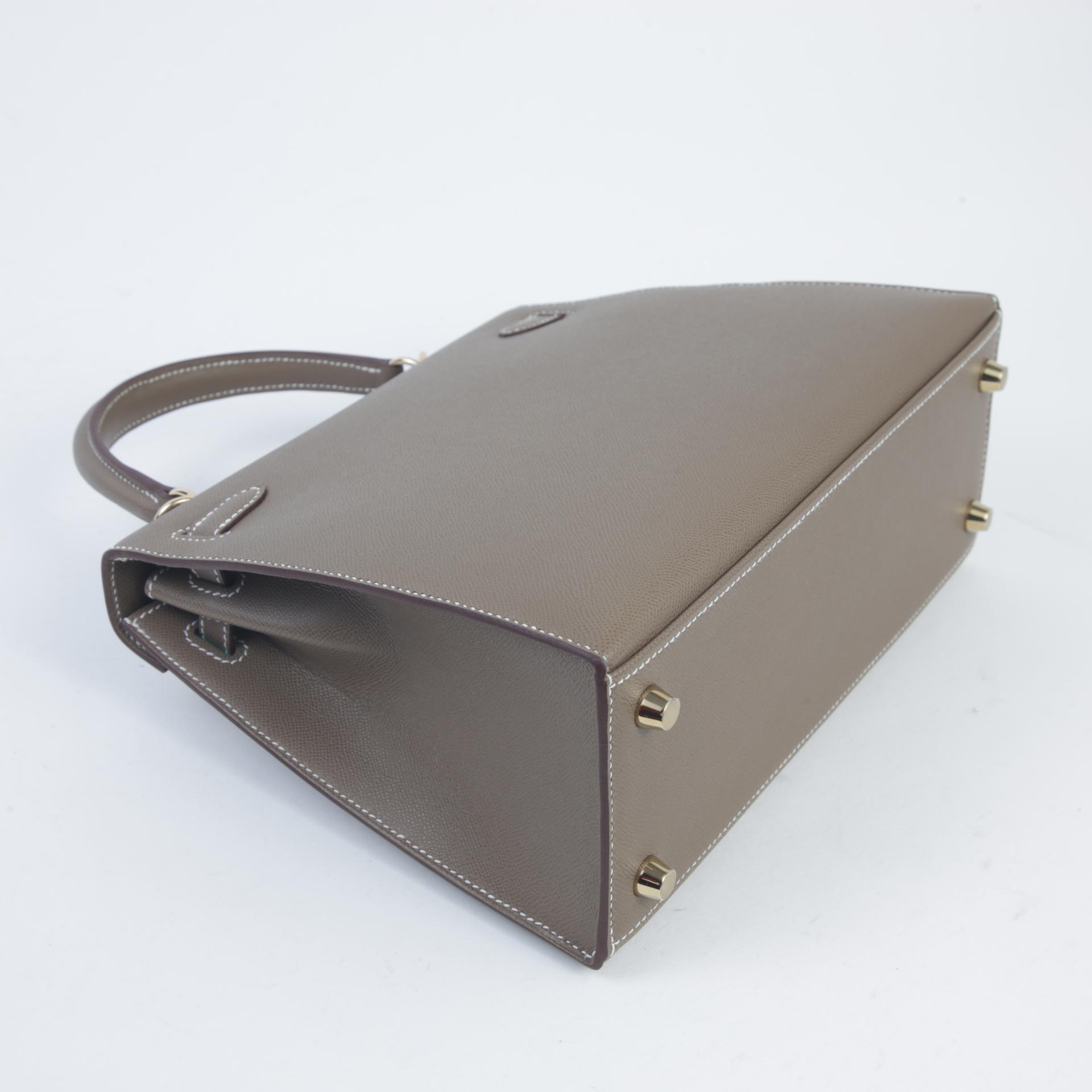 Unused ( Rank NS ) HERMÈS Kelly 25 Sellier Verso Etoupe (18) Bamboo (1K) Madame Permabrass hardware W (2024) - 6