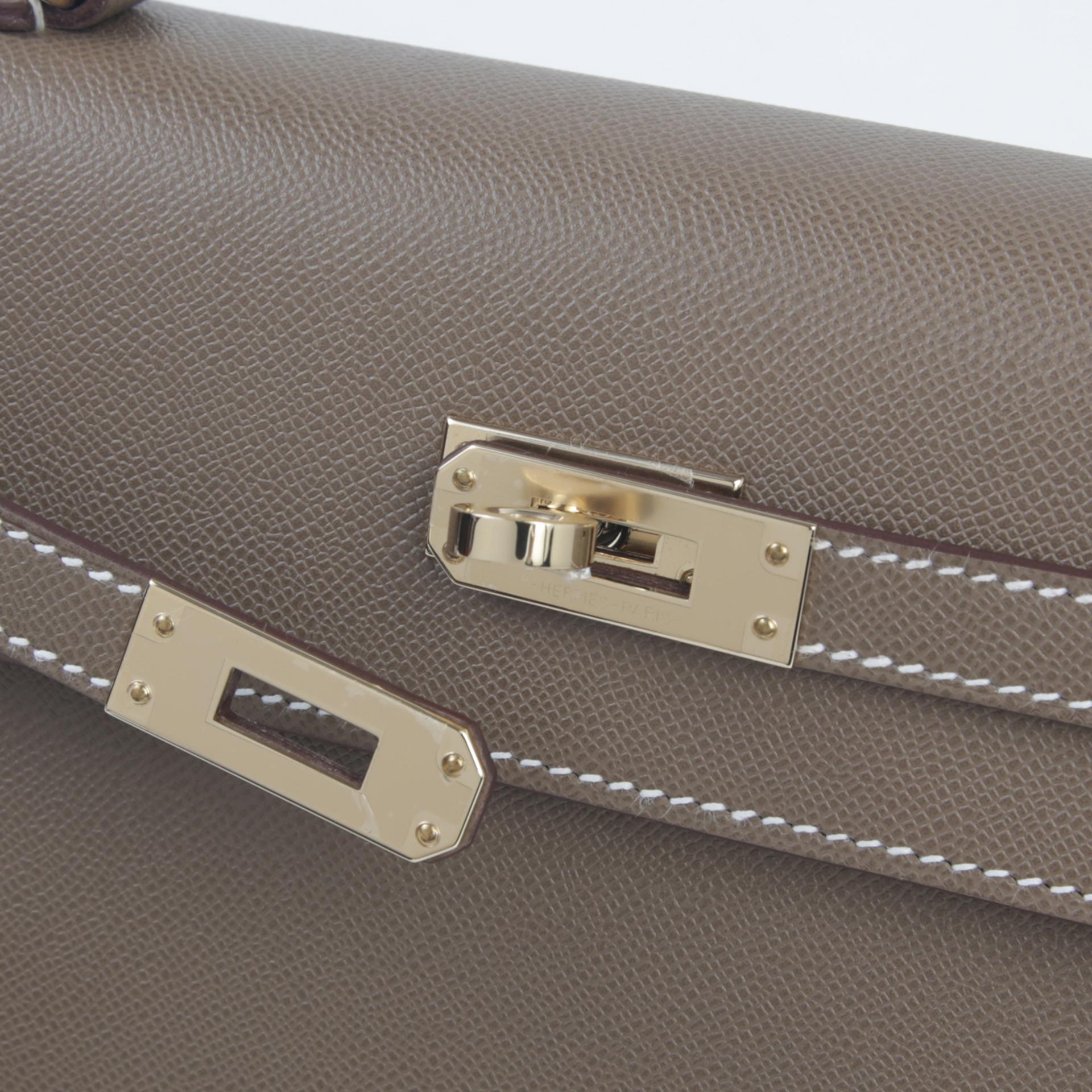 Unused ( Rank NS ) HERMÈS Kelly 25 Sellier Verso Etoupe (18) Bamboo (1K) Madame Permabrass hardware W (2024) - 8