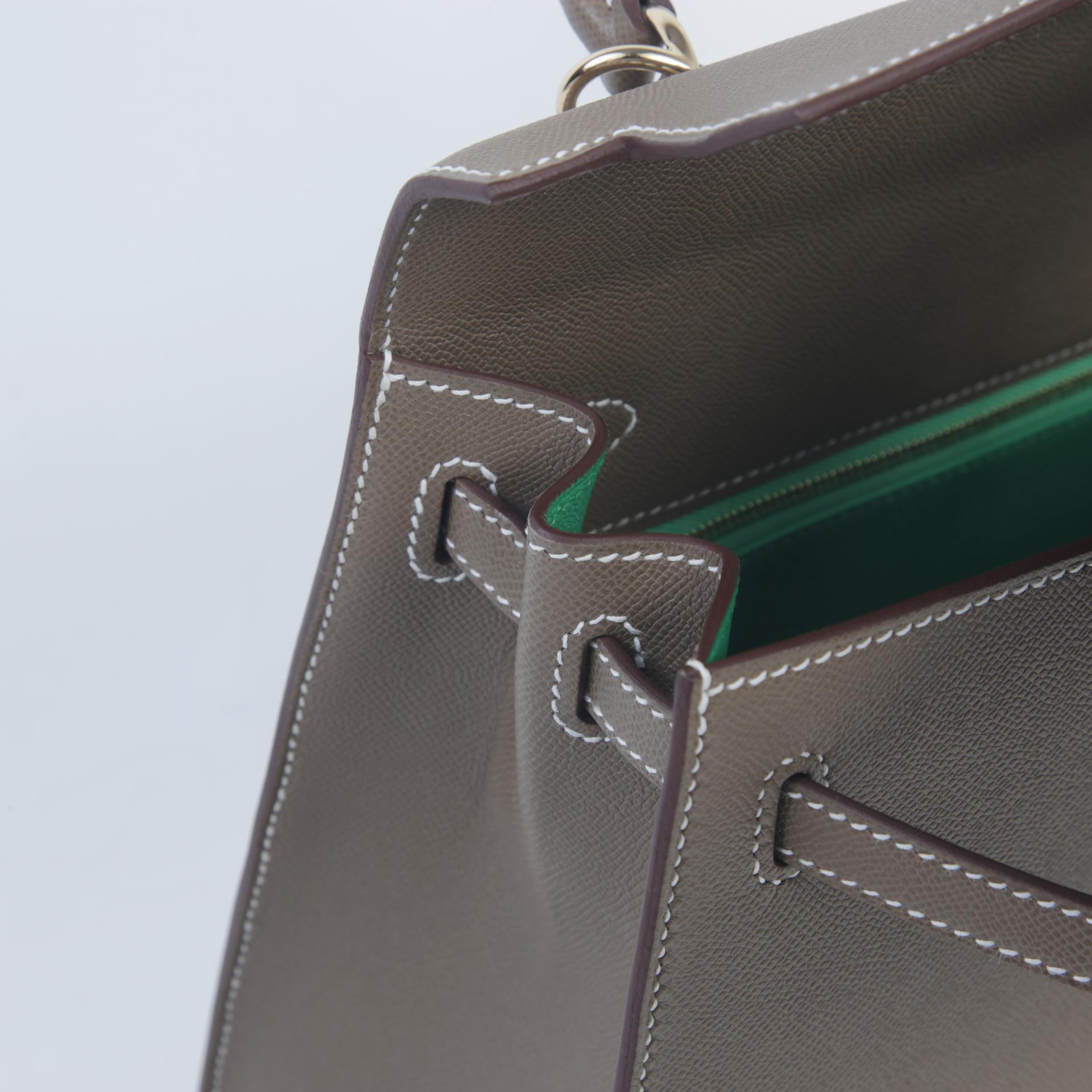 Unused ( Rank NS ) HERMÈS Kelly 25 Sellier Verso Etoupe (18) Bamboo (1K) Madame Permabrass hardware W (2024) - 12