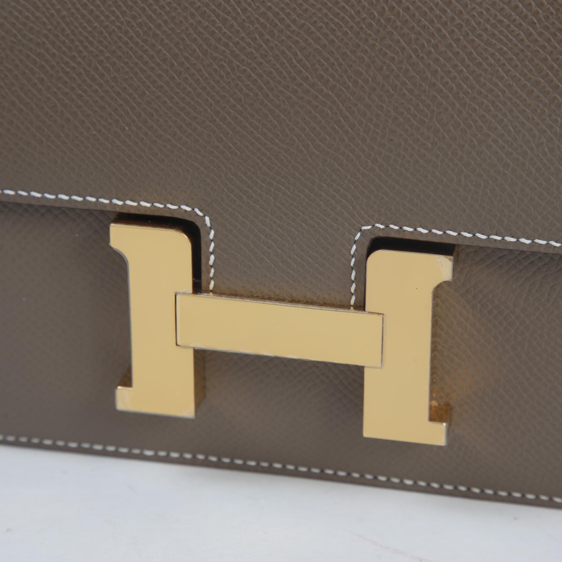 Unused ( Rank NS )  HERMÈS  Constance Mini Etoupe (18) Epsom Gold hardware B (2023) - 6
