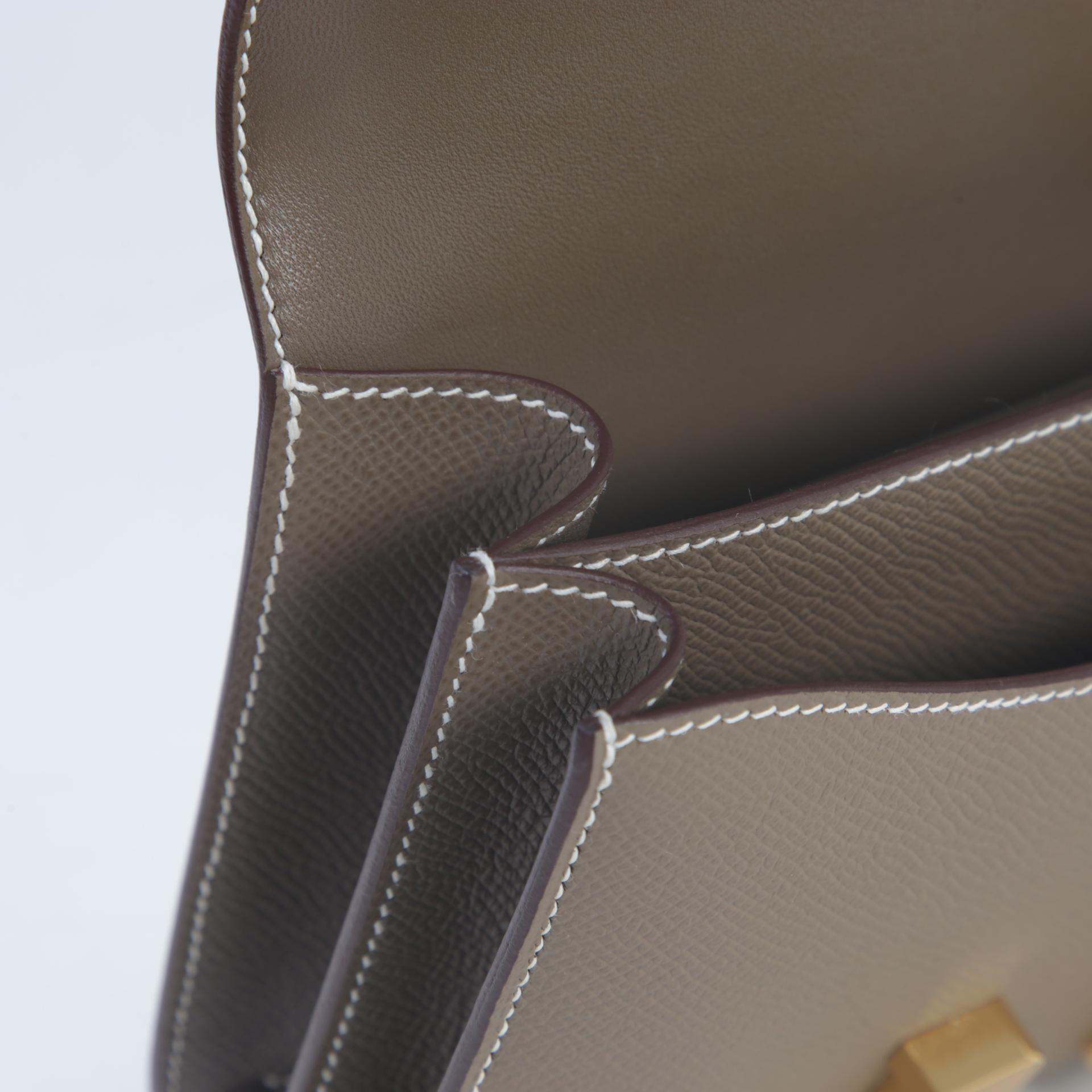 Unused ( Rank NS )  HERMÈS  Constance Mini Etoupe (18) Epsom Gold hardware B (2023) - 12