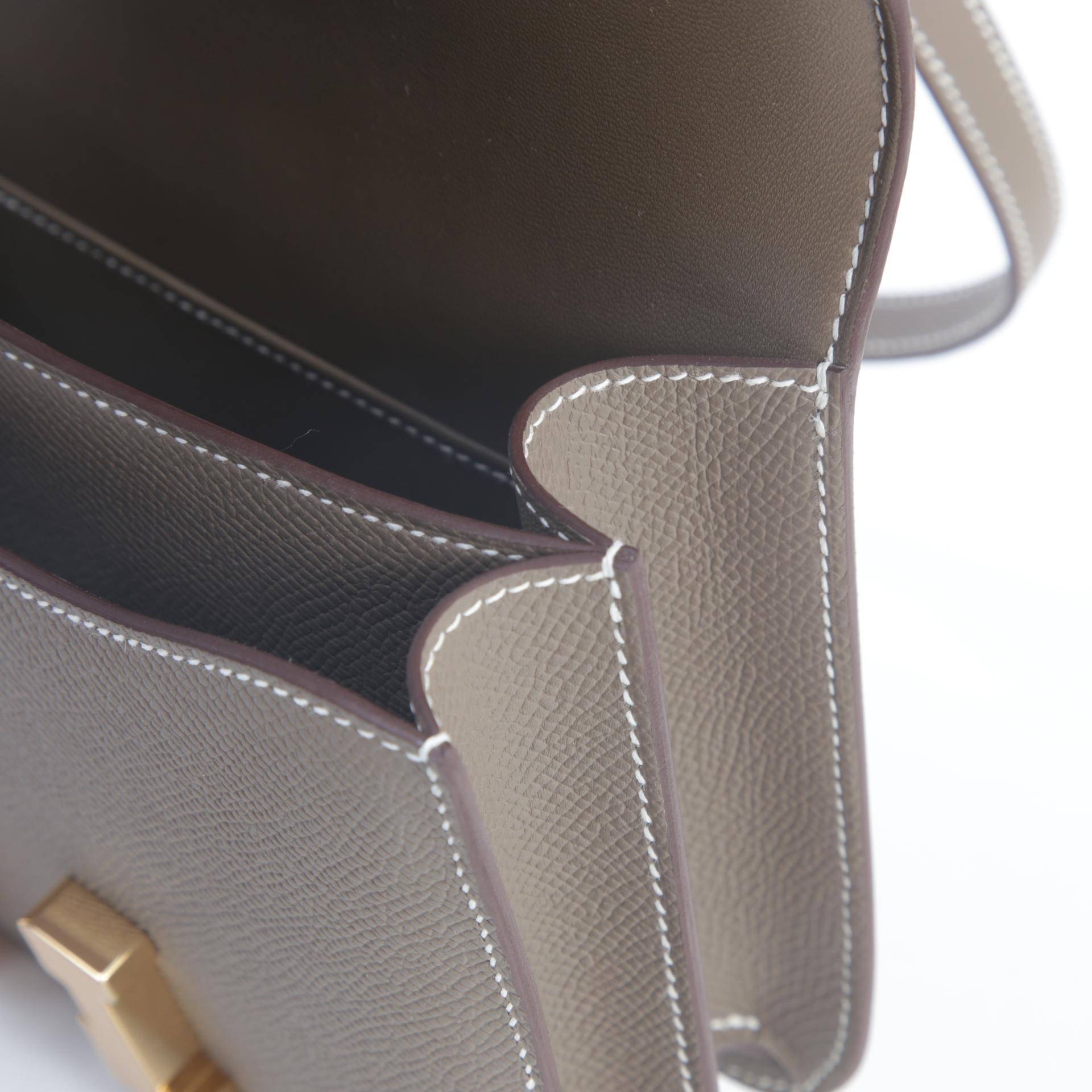 Unused ( Rank NS )  HERMÈS  Constance Mini Etoupe (18) Epsom Gold hardware B (2023) - 13