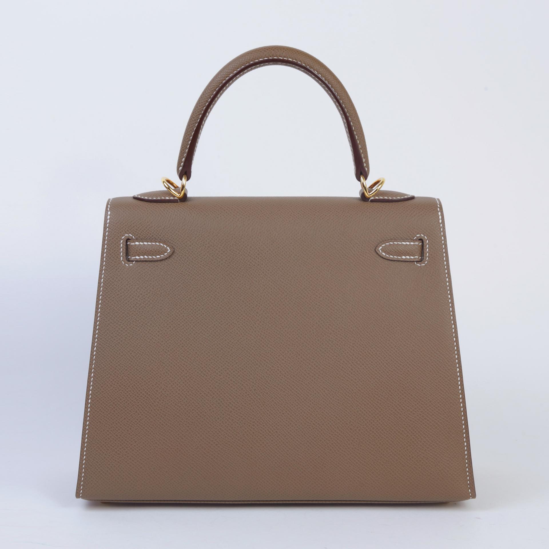 Excellent ( Rank SA ) HERMÈS Kelly 25 Sellier Etoupe (18) Epsom Gold hardware B (2023) - 2