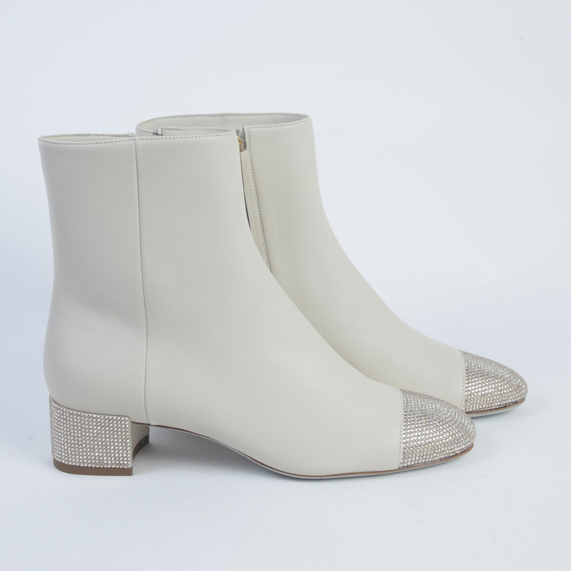 Unused ( Rank NS )René Caovilla Jeweled Bonnie White - 5
