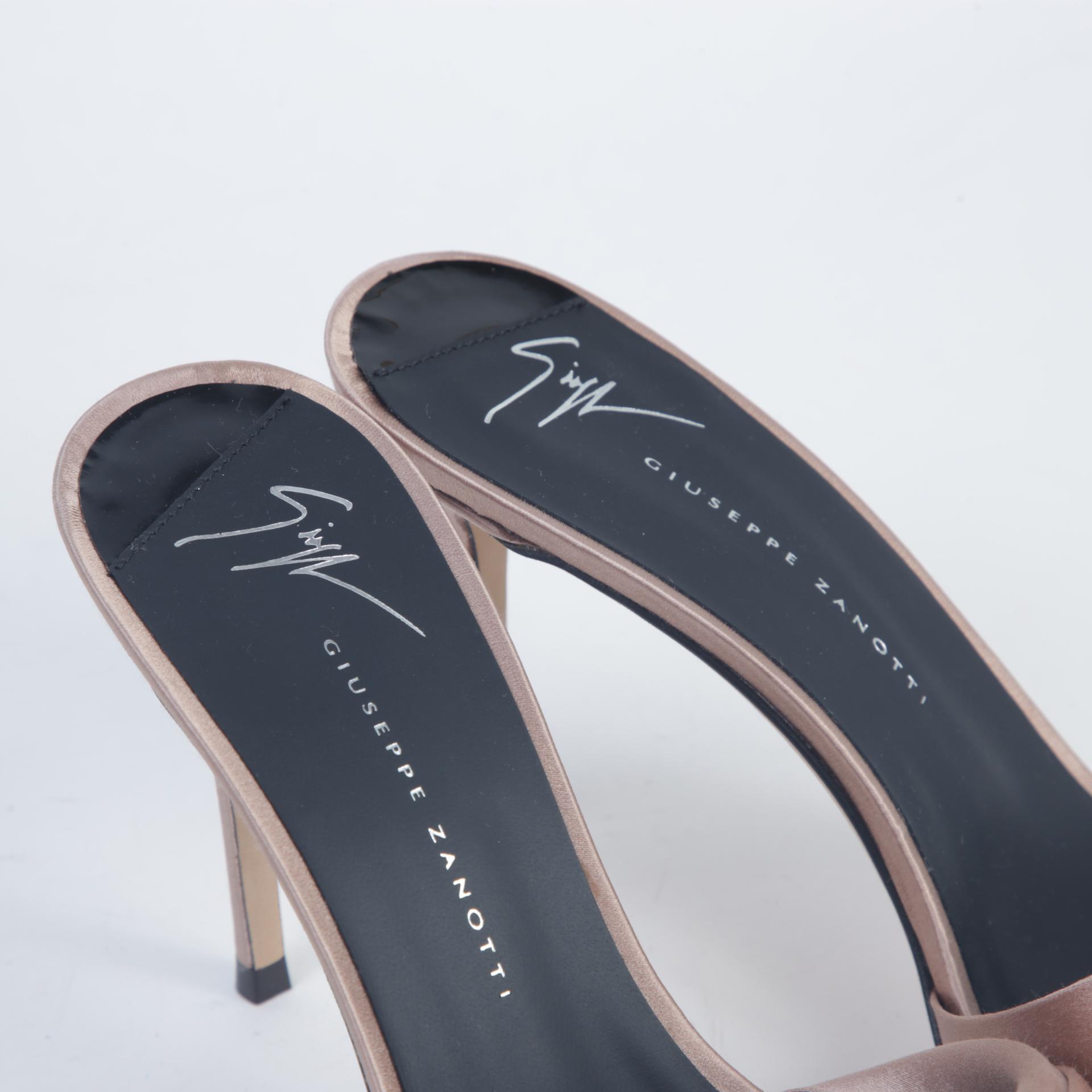 Unused ( Rank NS )GIUSEPPE ZANOTTI Intriigo Pink - 5