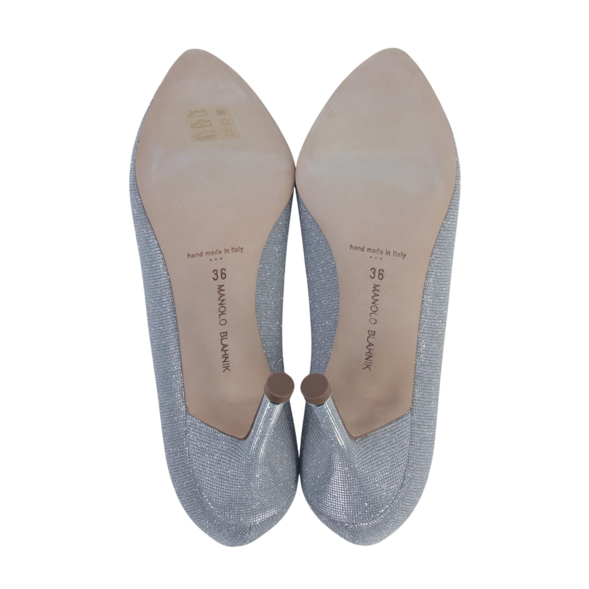 MANOLO BLAHNIK Hangisi