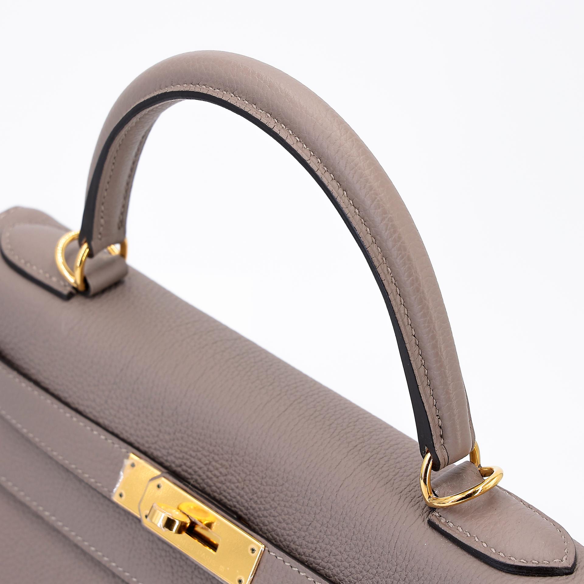 Excellent ( Rank SA )  HERMÈS  Kelly 28 Gris Asphalte (M8) Togo Gold hardware A (2017) - 3