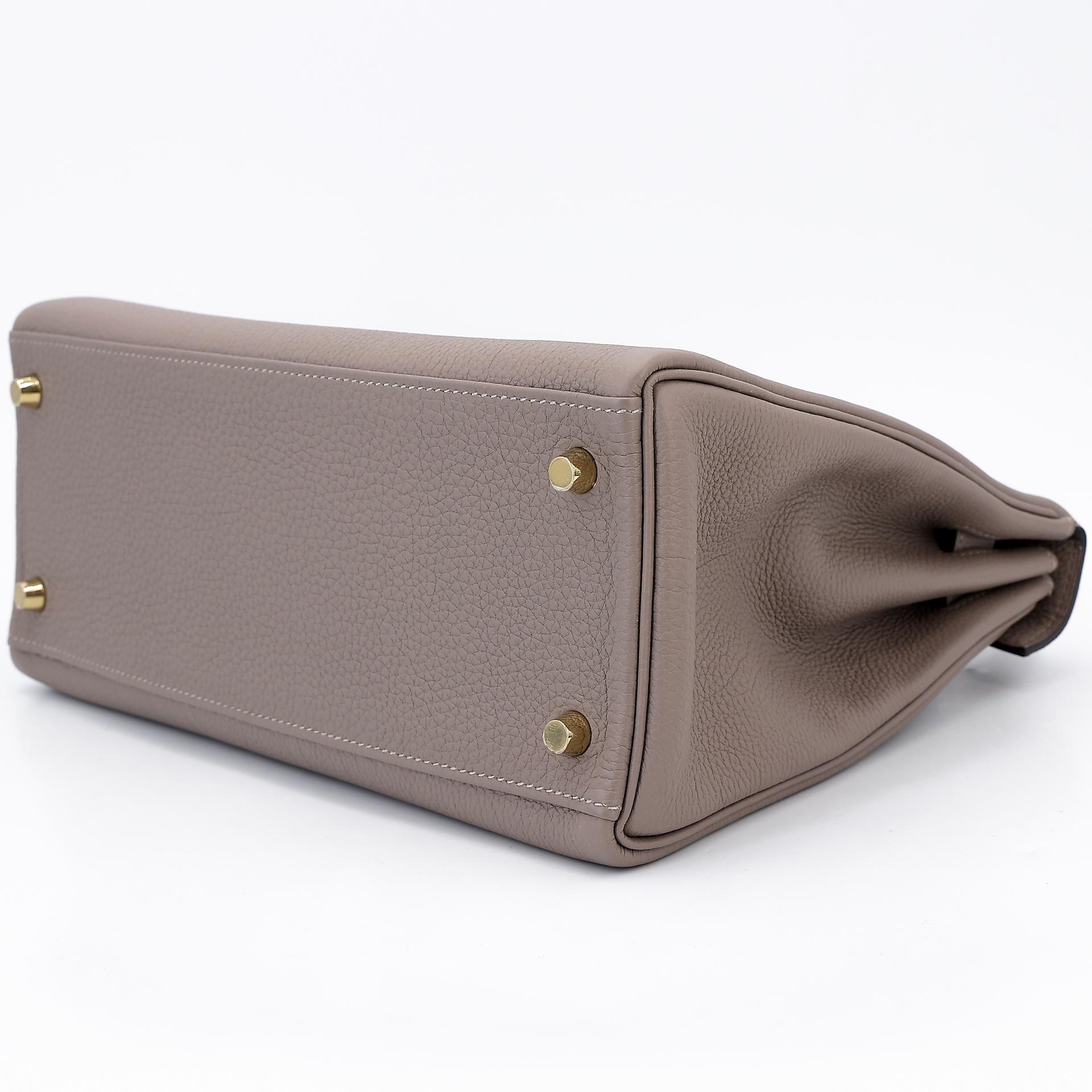 Excellent ( Rank SA )  HERMÈS  Kelly 28 Gris Asphalte (M8) Togo Gold hardware A (2017) - 6