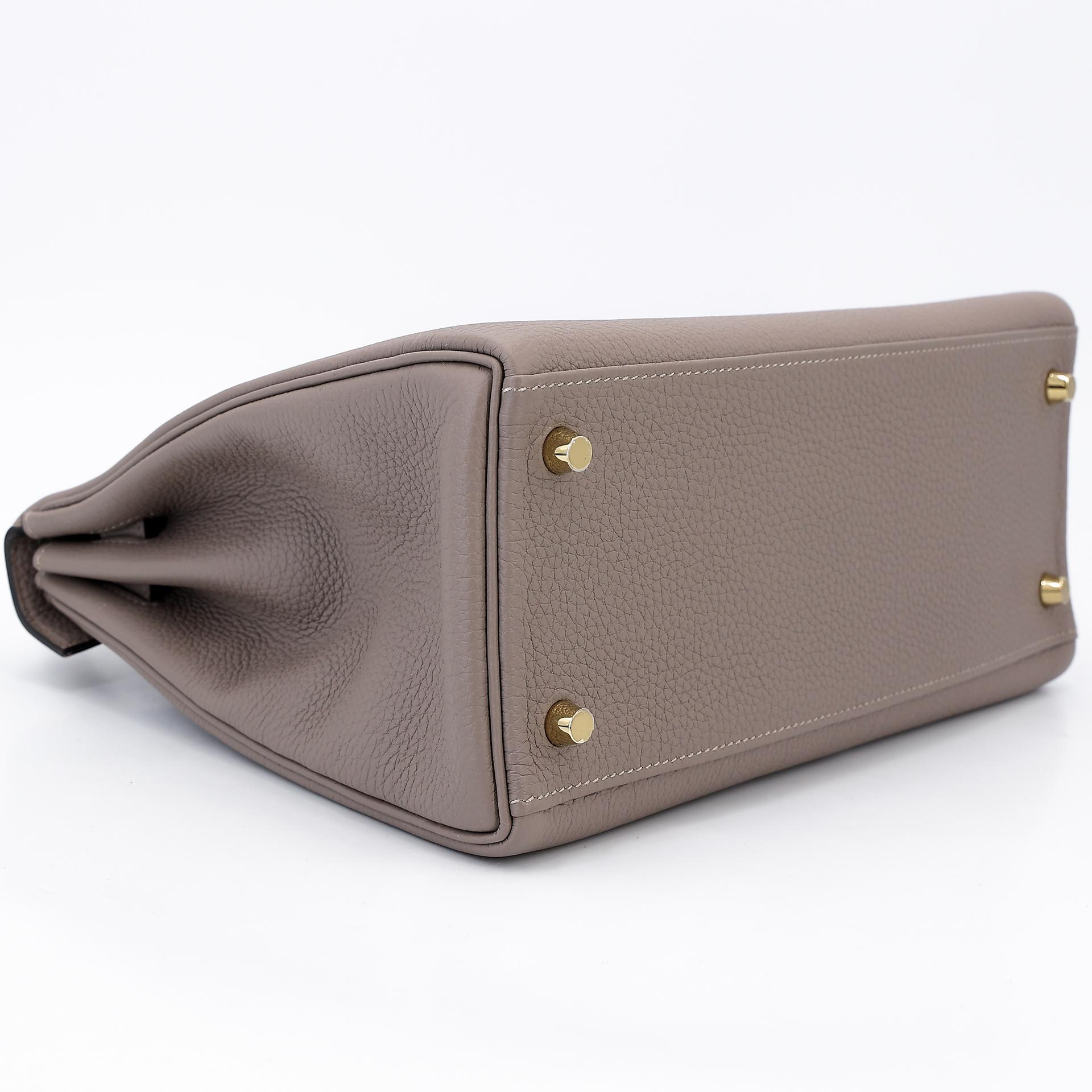 Excellent ( Rank SA )  HERMÈS  Kelly 28 Gris Asphalte (M8) Togo Gold hardware A (2017) - 7
