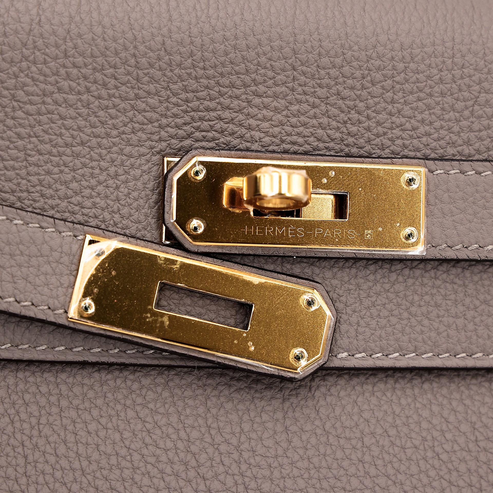 Excellent ( Rank SA )  HERMÈS  Kelly 28 Gris Asphalte (M8) Togo Gold hardware A (2017) - 10