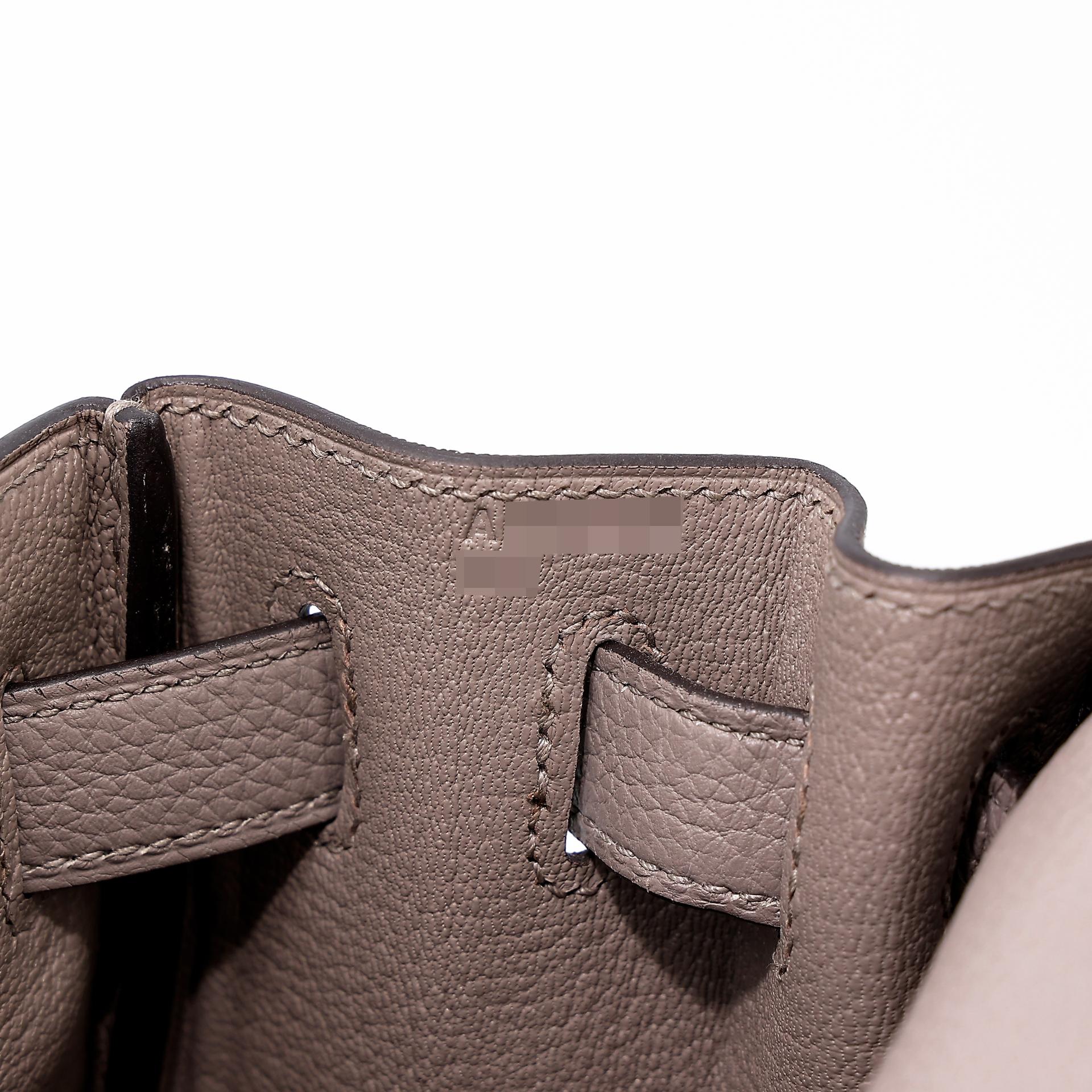 Excellent ( Rank SA )  HERMÈS  Kelly 28 Gris Asphalte (M8) Togo Gold hardware A (2017) - 14