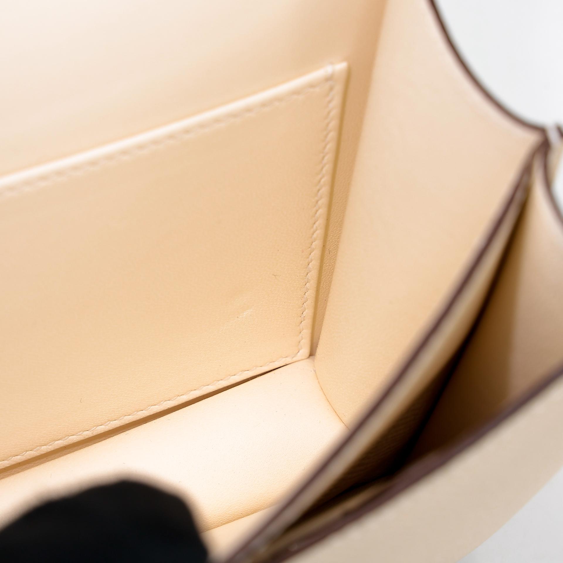 未使用保存品  HERMÈS 爱马仕  Constance 康康 Mini 19 I2 奶油白 Nata Epsom牛皮 珐琅扣 B刻 2023年 - 16
