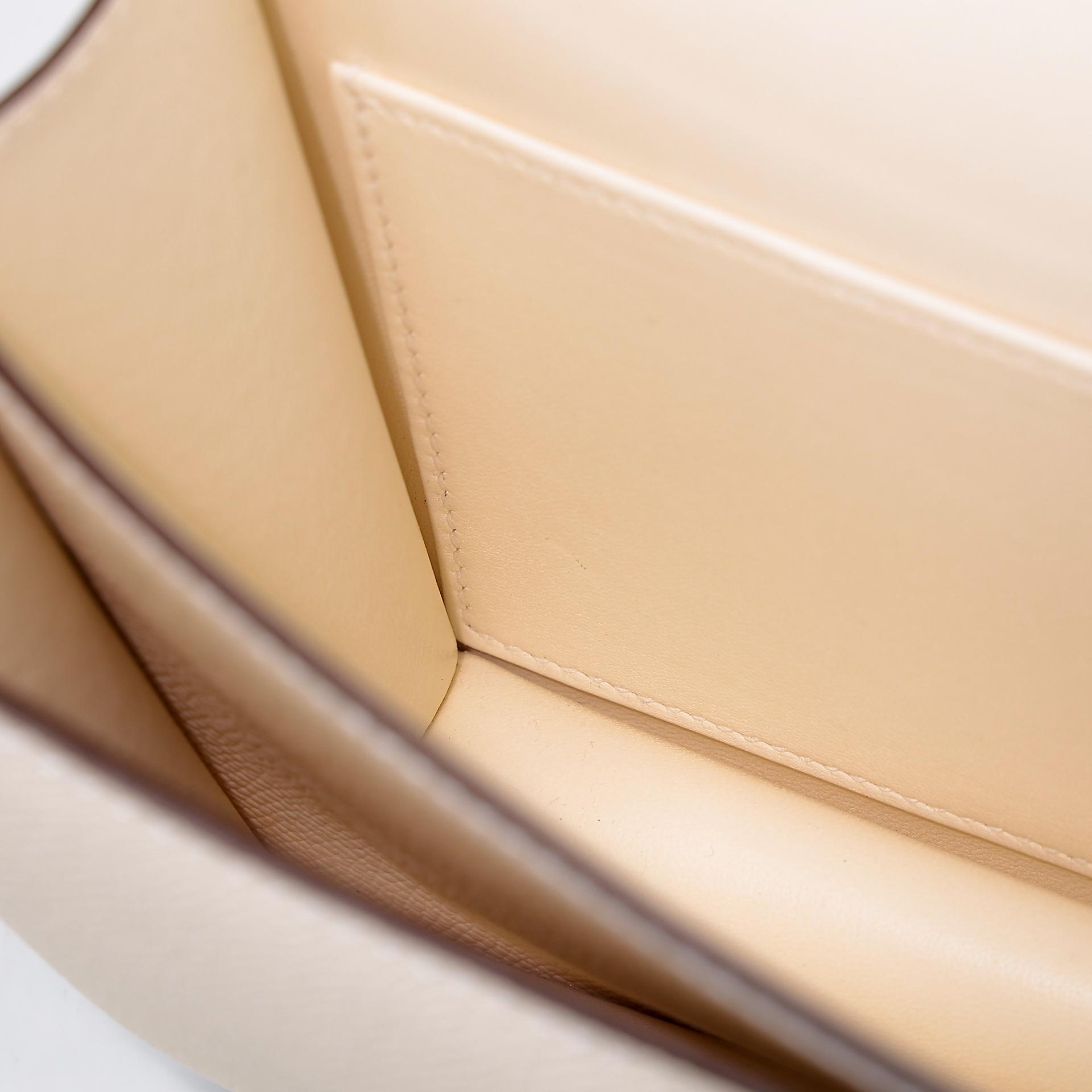 未使用保存品  HERMÈS 爱马仕  Constance 康康 Mini 19 I2 奶油白 Nata Epsom牛皮 珐琅扣 B刻 2023年 - 17