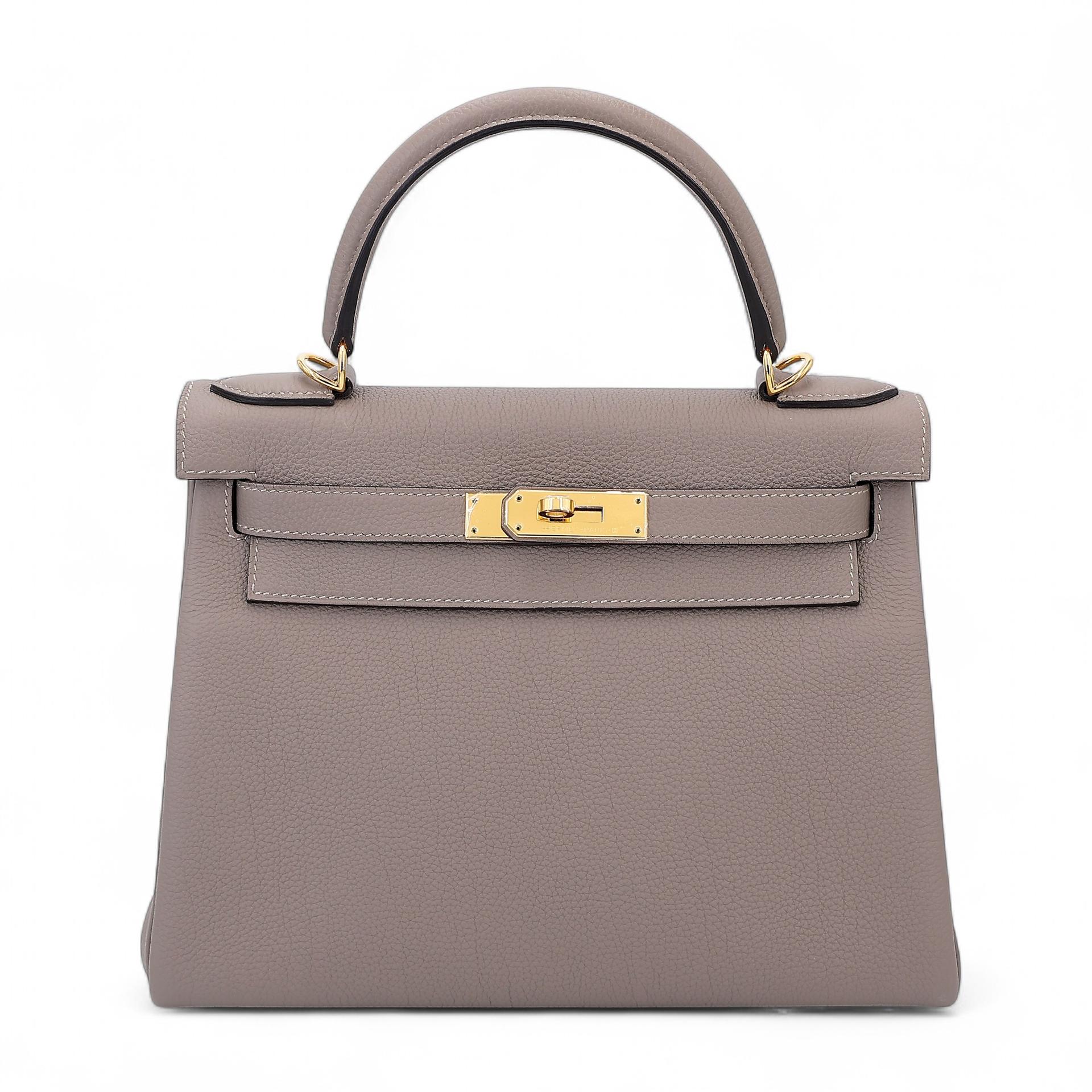 Excellent ( Rank SA )  HERMÈS  Kelly 28 Gris Asphalte (M8) Togo Gold hardware A (2017) - 1