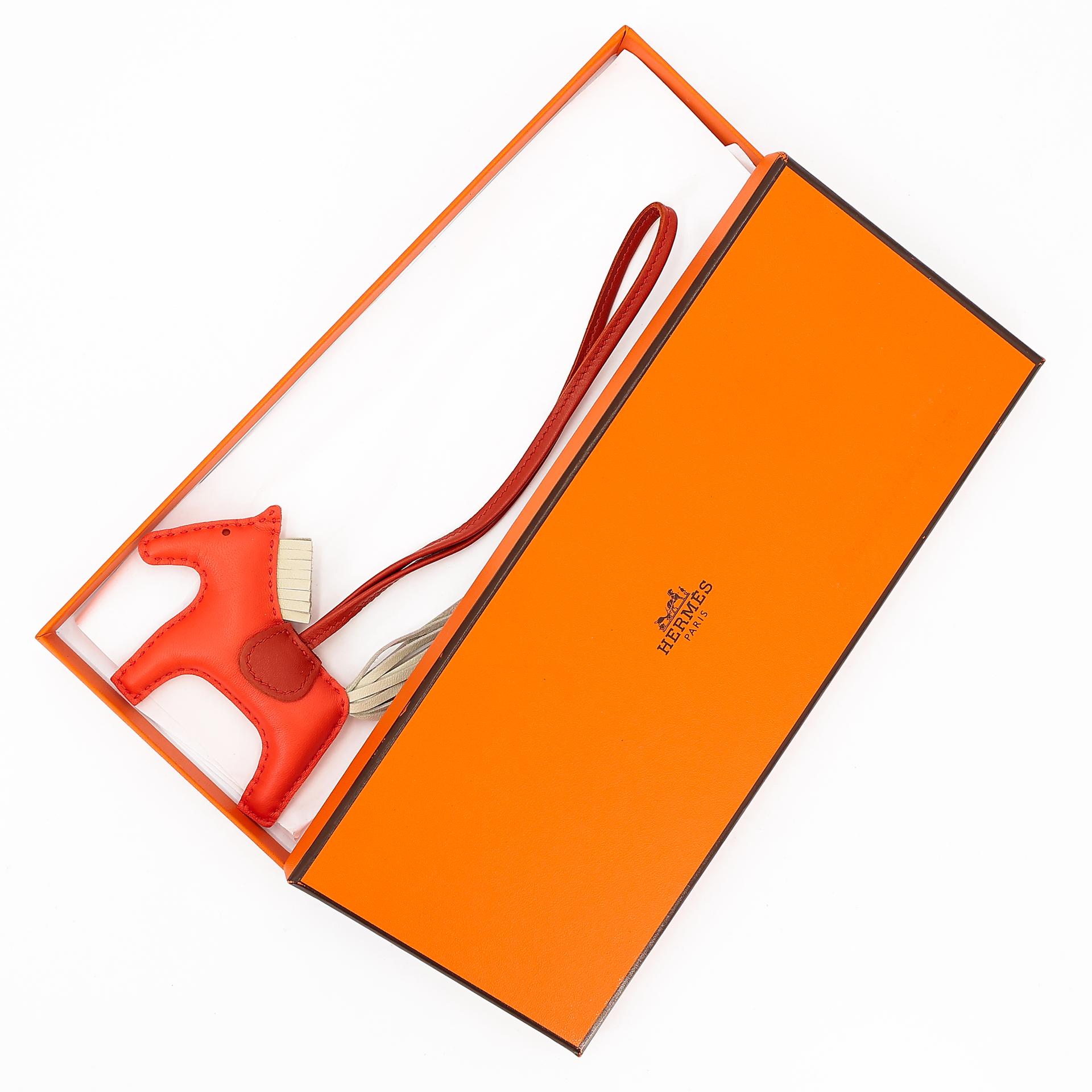 Brand New ( Rank N ) HERMÈS Rodeo PM Orange Poppy (8V) Craie (10) Cornaline (3B) Agneau  Z (2021) - 7