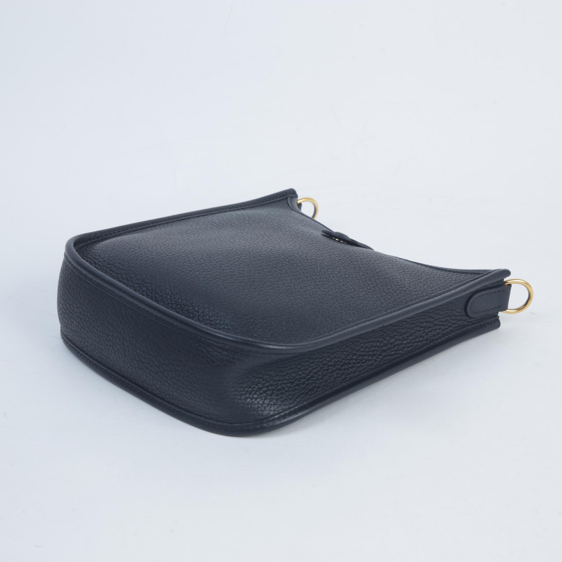 Very Good ( Rank A) HERMÈS Mini Evelyne 16 Amazone 112cm Black (89) Clemence Gold hardware Z (2021) - 7