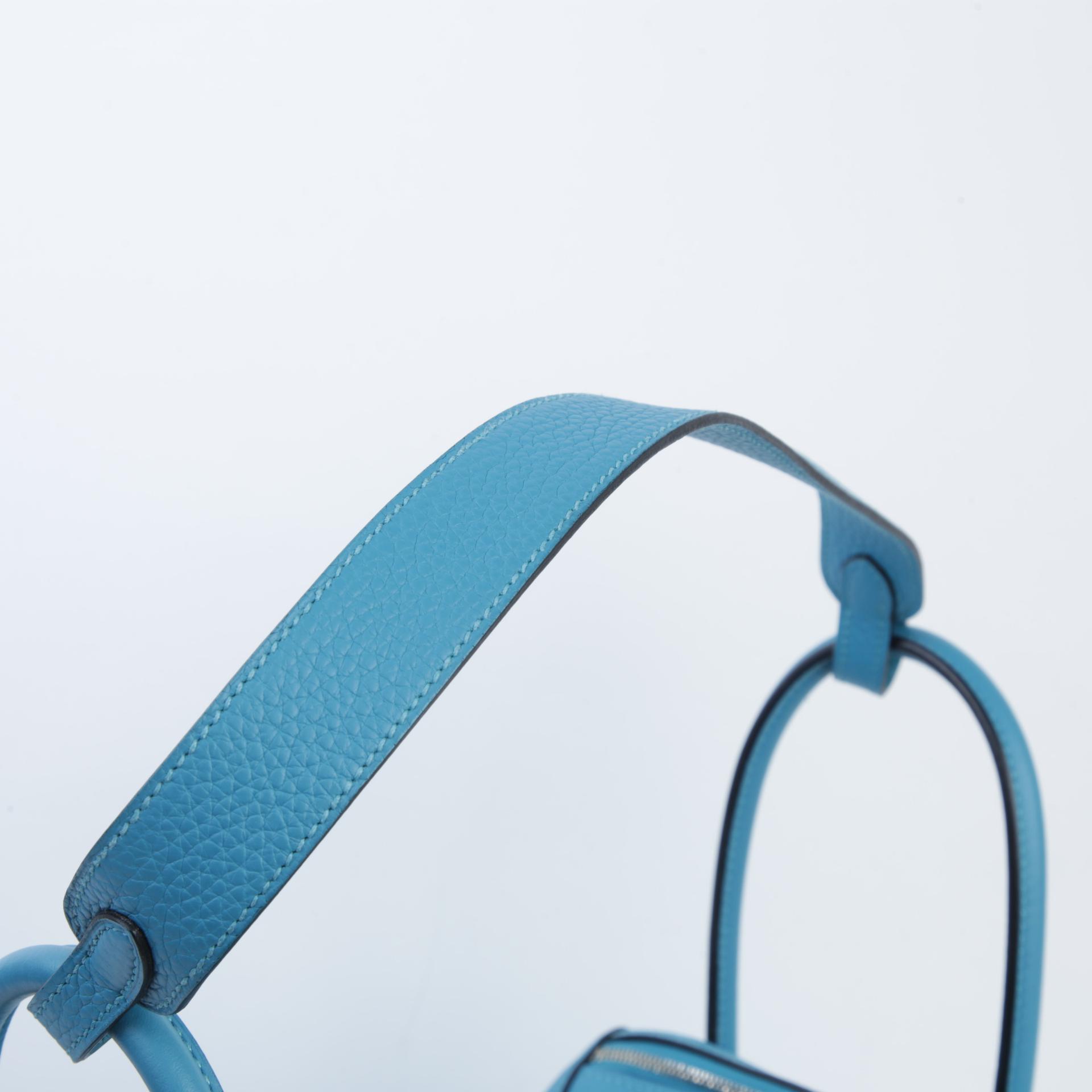 A美品  HERMÈS 愛馬仕  Lindy 26 7B 松石藍 Turquoise Clemence小牛皮 銀扣 □R刻 2014年 - 3