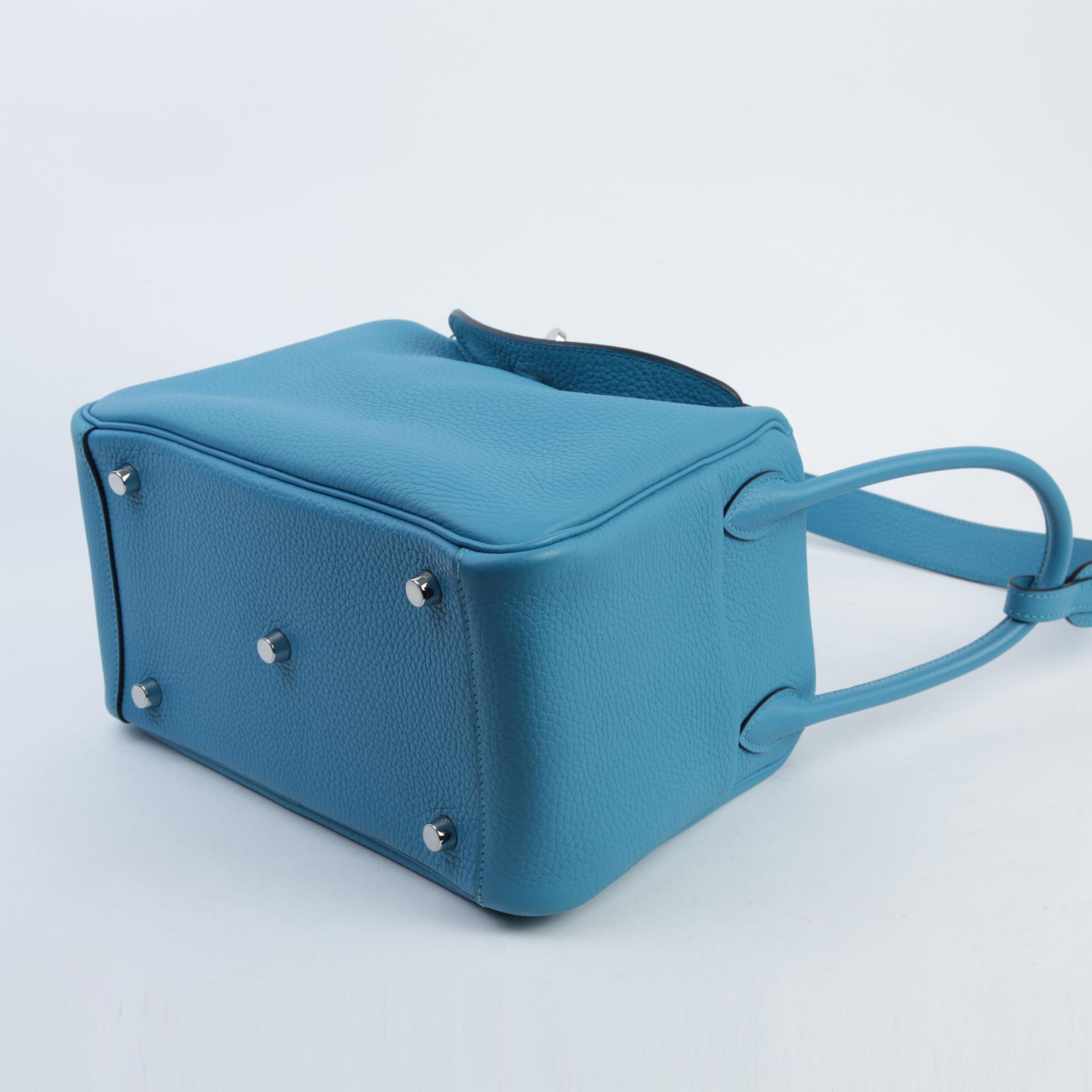 A美品  HERMÈS 愛馬仕  Lindy 26 7B 松石藍 Turquoise Clemence小牛皮 銀扣 □R刻 2014年 - 5