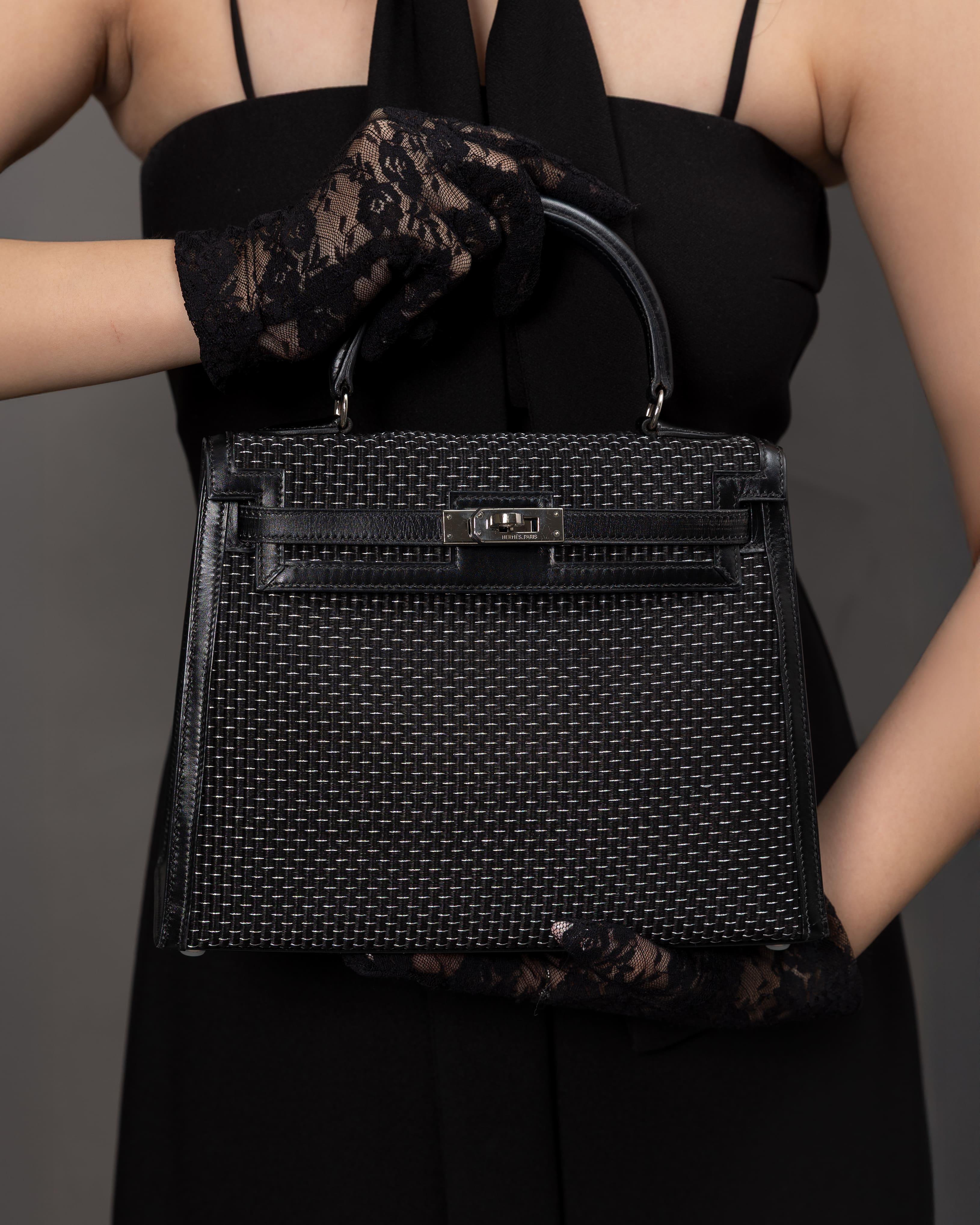 HERMÈS Limited Edition Kelly Crinoline 25 Sellier handbag in Black and Silver Crinoline with Palladium hardware - 19