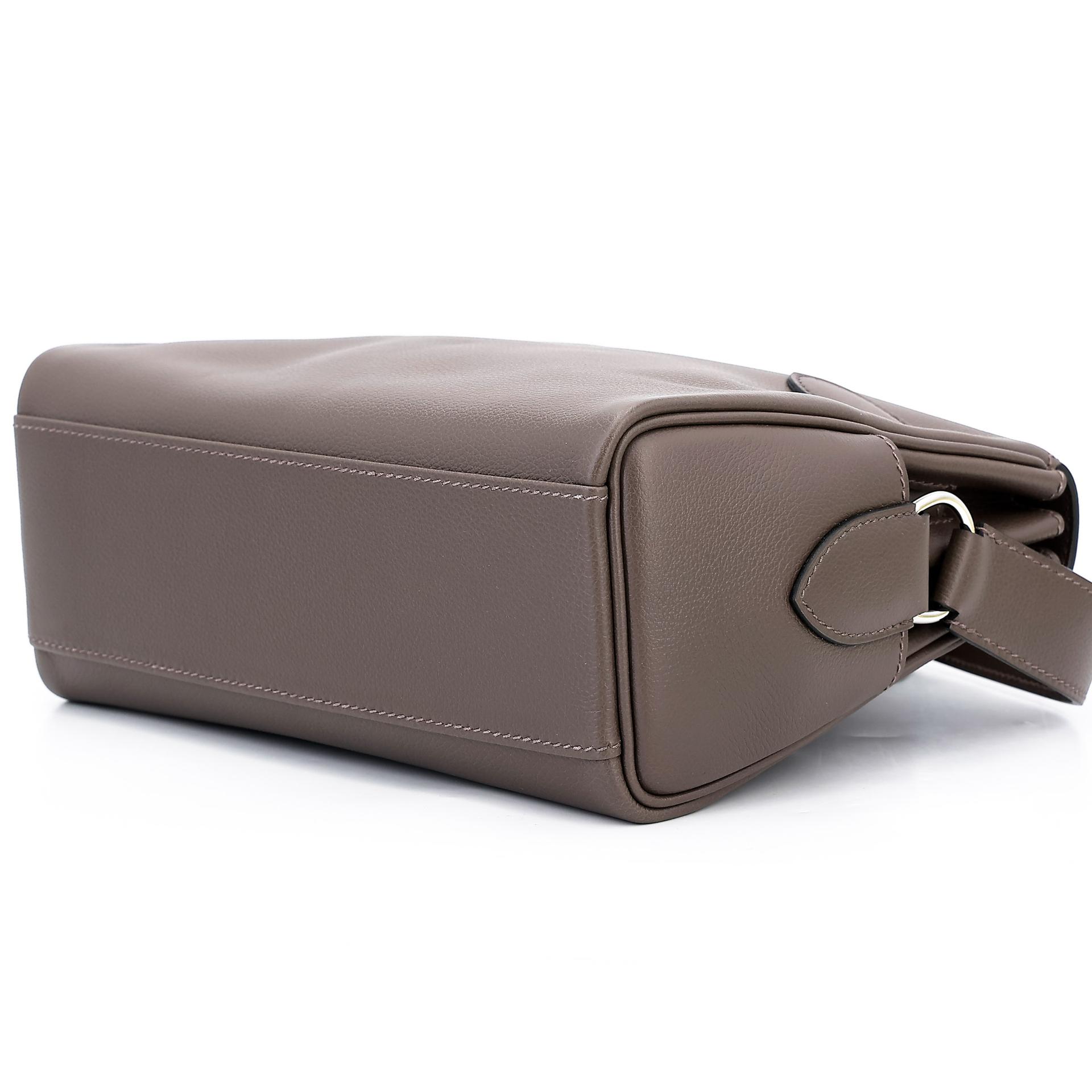未使用保存品  HERMÈS 爱马仕  Kelly Messenger PM 4C 树皮色 Ecorce Evercolor皮 银扣 W刻 2024年 - 7