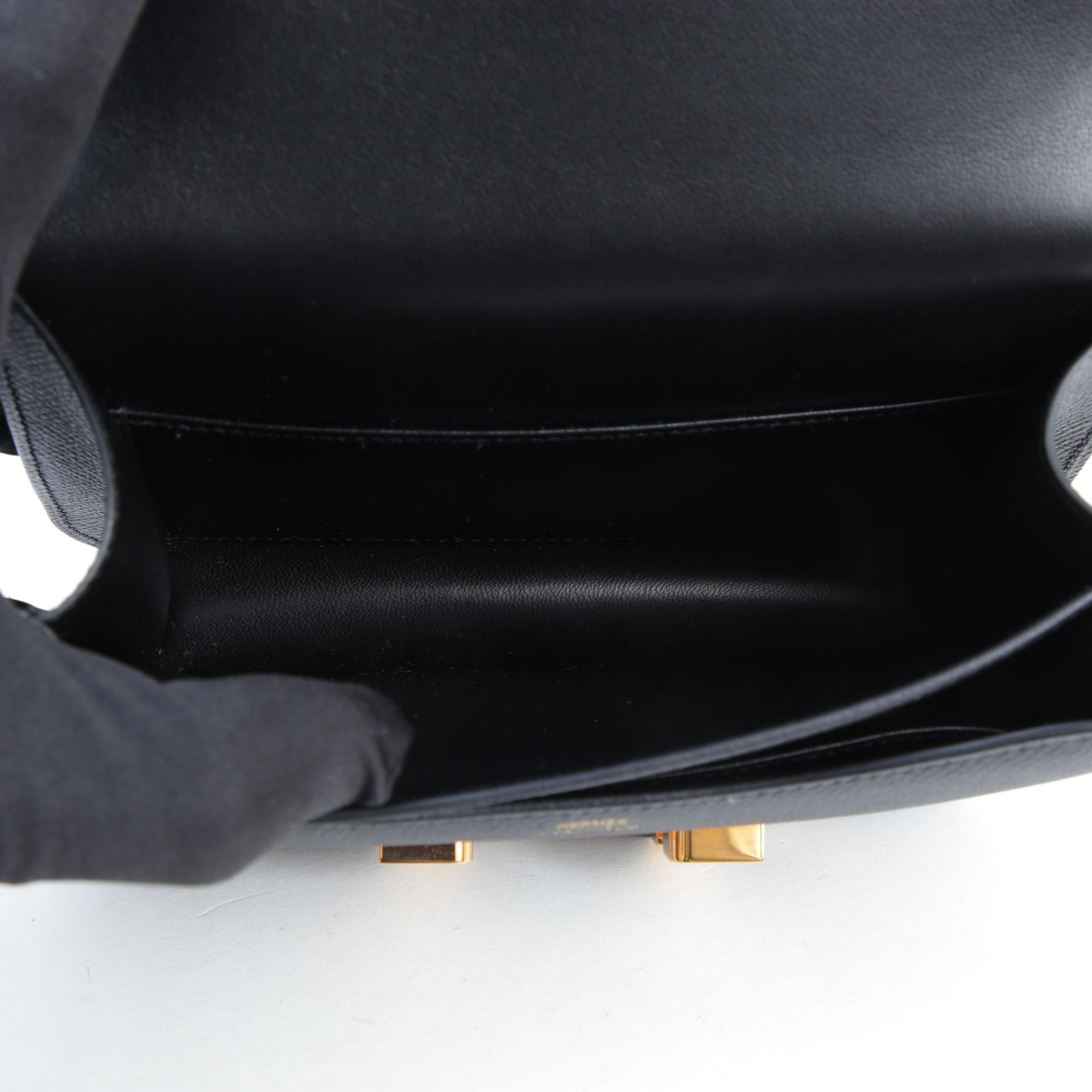 Very Good ( Rank A) HERMÈS Constance Mini Noir (89) Epsom Gold hardware Z (2021) - 12