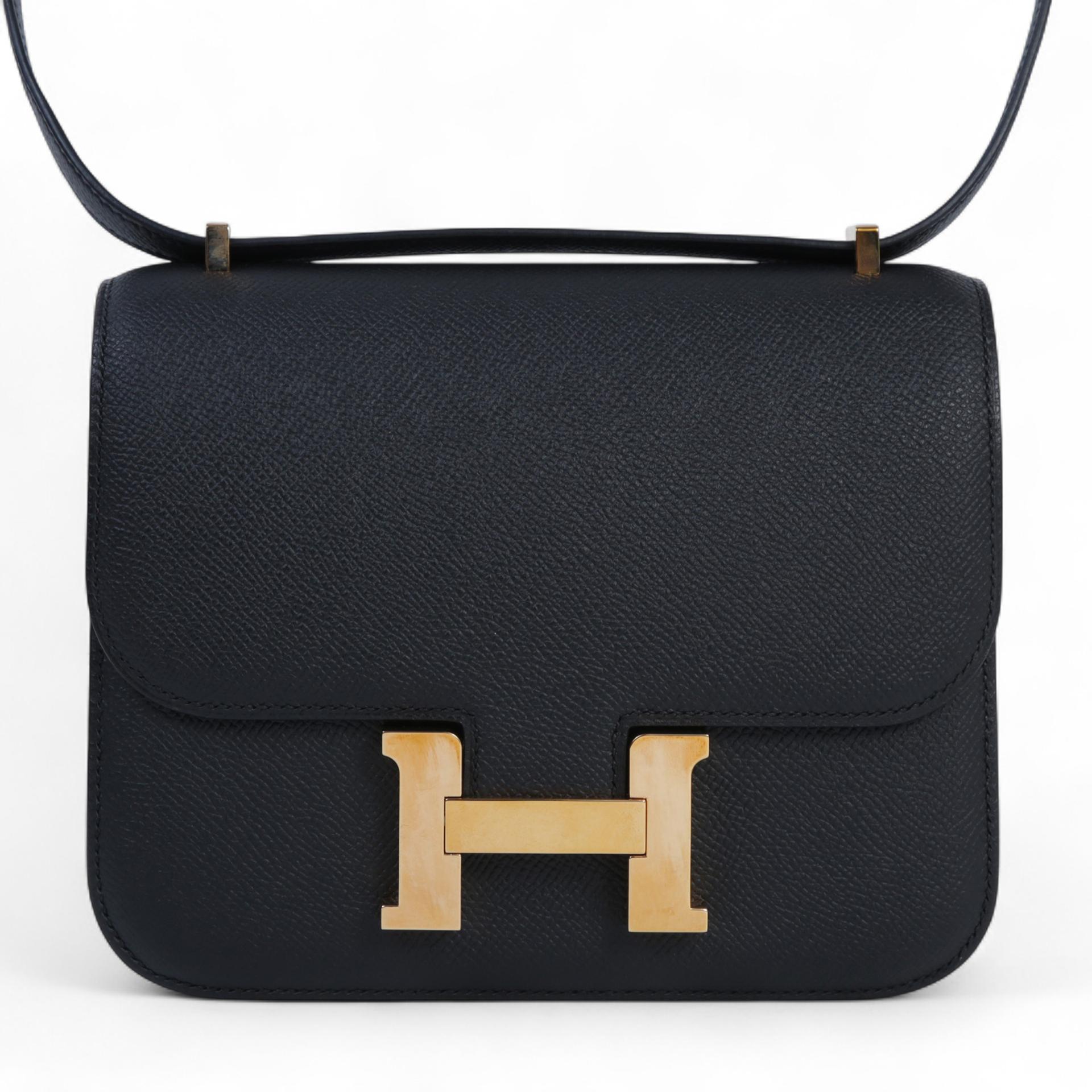 Very Good ( Rank A) HERMÈS Constance Mini Noir (89) Epsom Gold hardware Z (2021) - 1