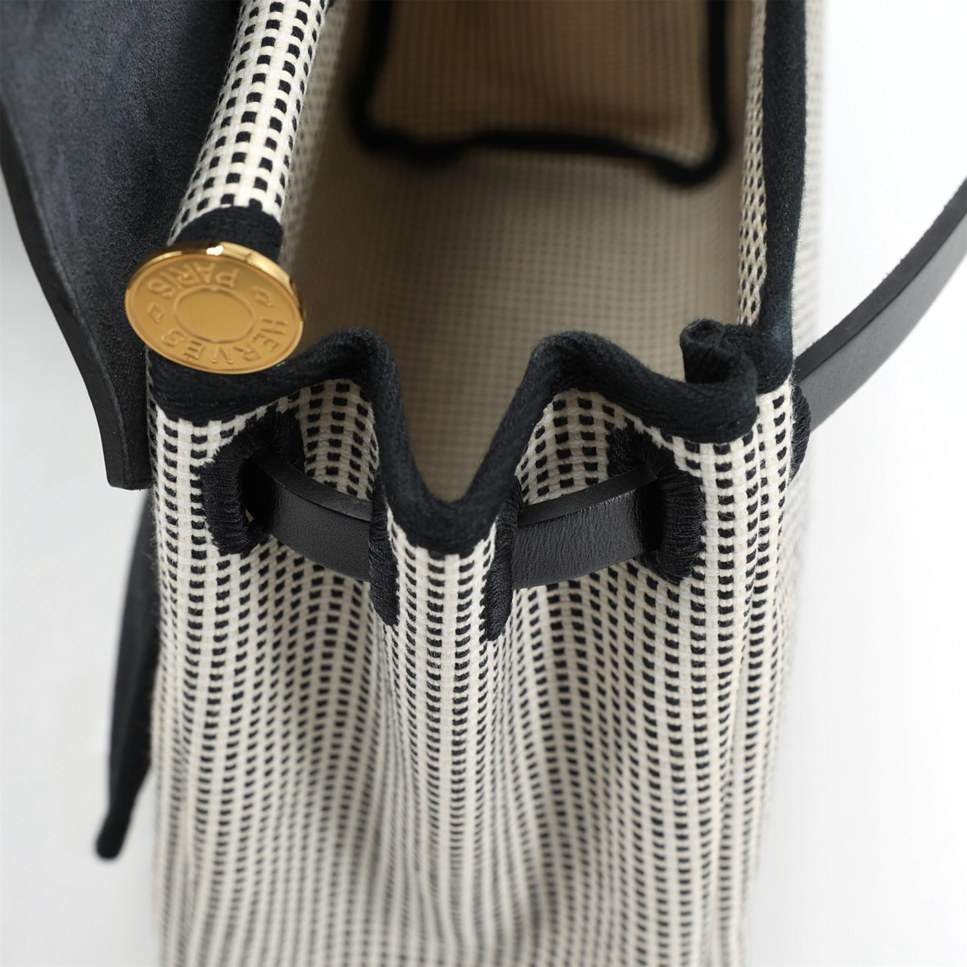 Excellent ( Rank SA ) HERMÈS Herbag PM Black (89) Ecru Vache Hunter Toile Quadrille canvas Gold hardware B (2023) - 17