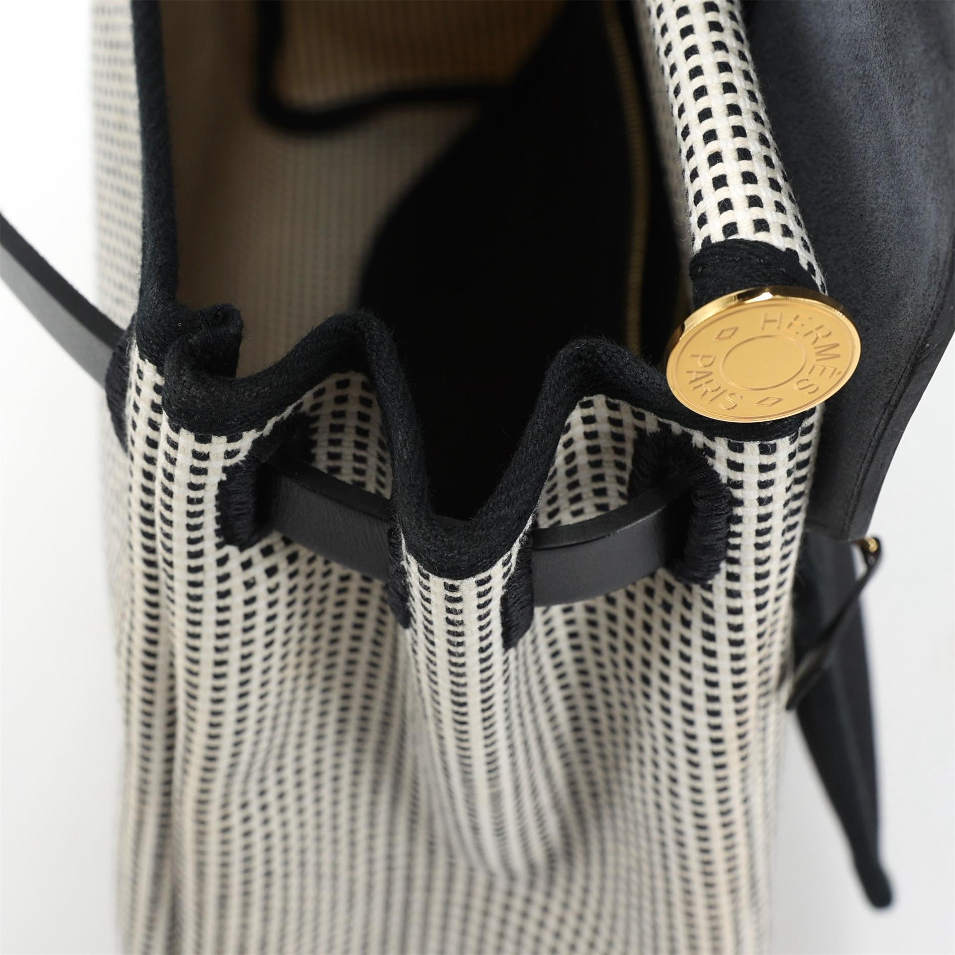Excellent ( Rank SA ) HERMÈS Herbag PM Black (89) Ecru Vache Hunter Toile Quadrille canvas Gold hardware B (2023) - 18