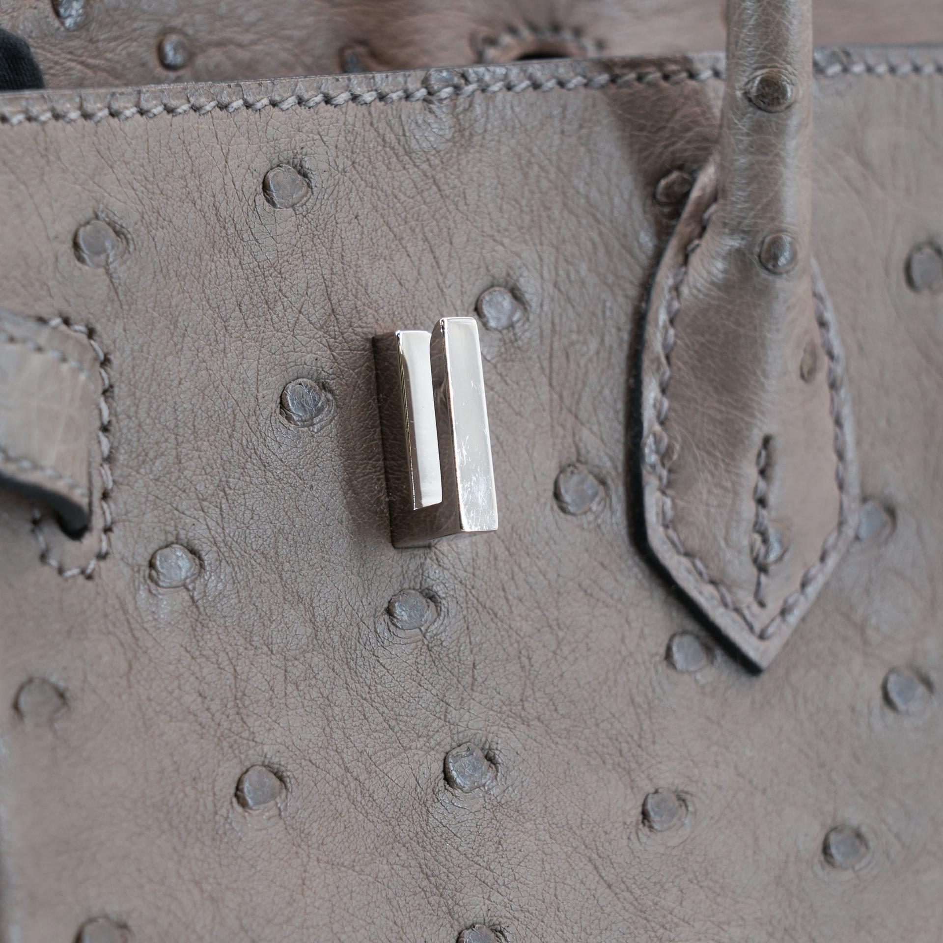 Very Good ( Rank A) HERMÈS Birkin 25 Gris Tourterelle (81) Ostrich Palladium hardware Square P (2012) - 14