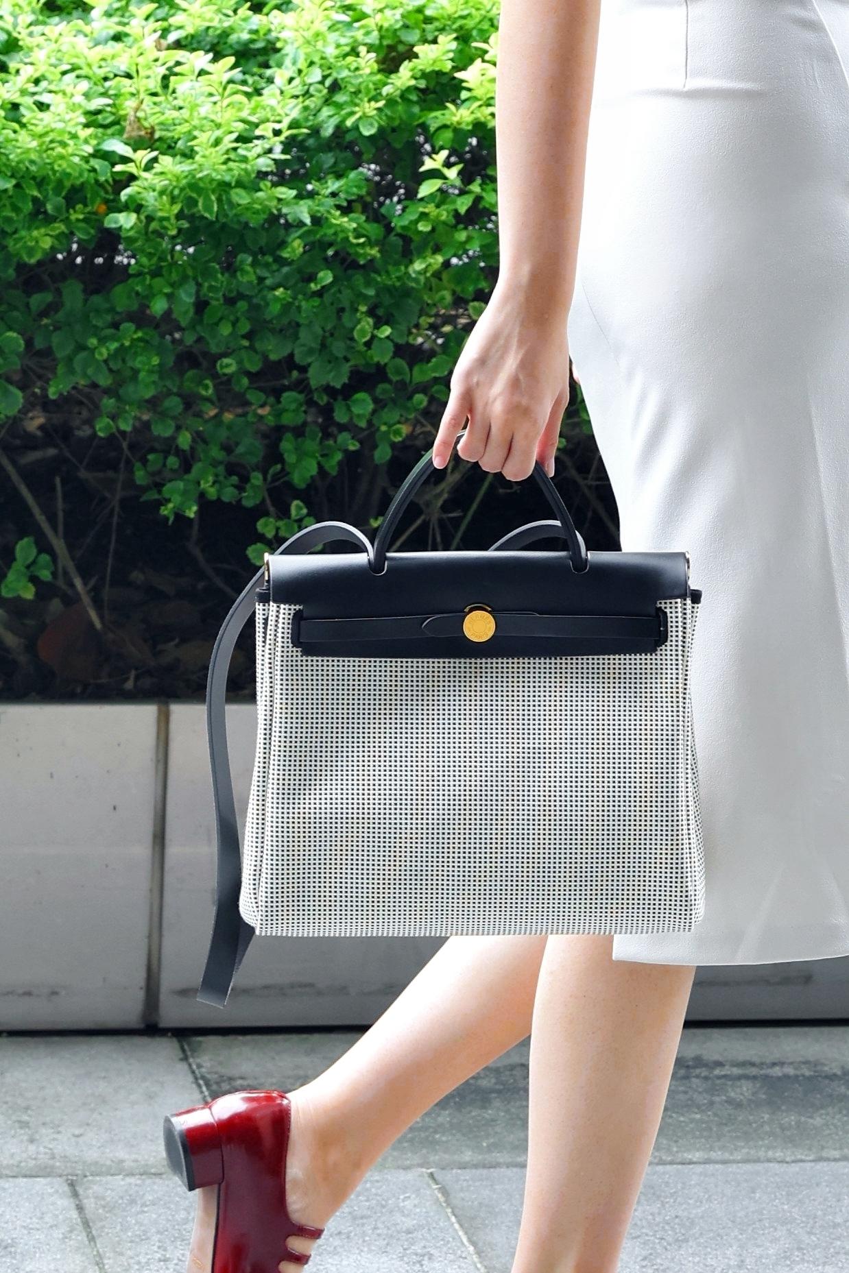 Excellent ( Rank SA ) HERMÈS Herbag PM Black (89) Ecru Vache Hunter Toile Quadrille canvas Gold hardware B (2023) - 31