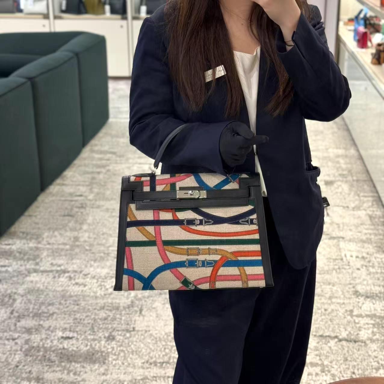 Very Good ( Rank A) HERMÈS Limited Edition Kelly 32 Cavalcadour Toile de Camp  Black (89) Toile Camp canvas Swift Palladium hardware A (2017) - 31