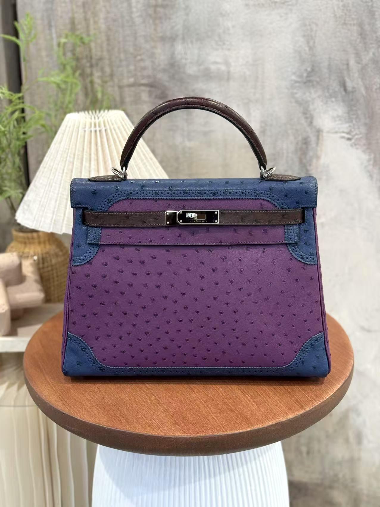 Very Good ( Rank A) HERMÈS Kelly Ghillies 32 Violet (96) Bleu de Malte (7L) Marron Fonce (45) Ostrich Palladium hardware Square R (2014) - 4
