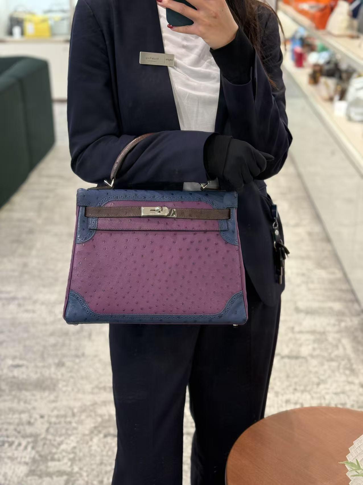 Very Good ( Rank A) HERMÈS Kelly Ghillies 32 Violet (96) Bleu de Malte (7L) Marron Fonce (45) Ostrich Palladium hardware Square R (2014) - 3