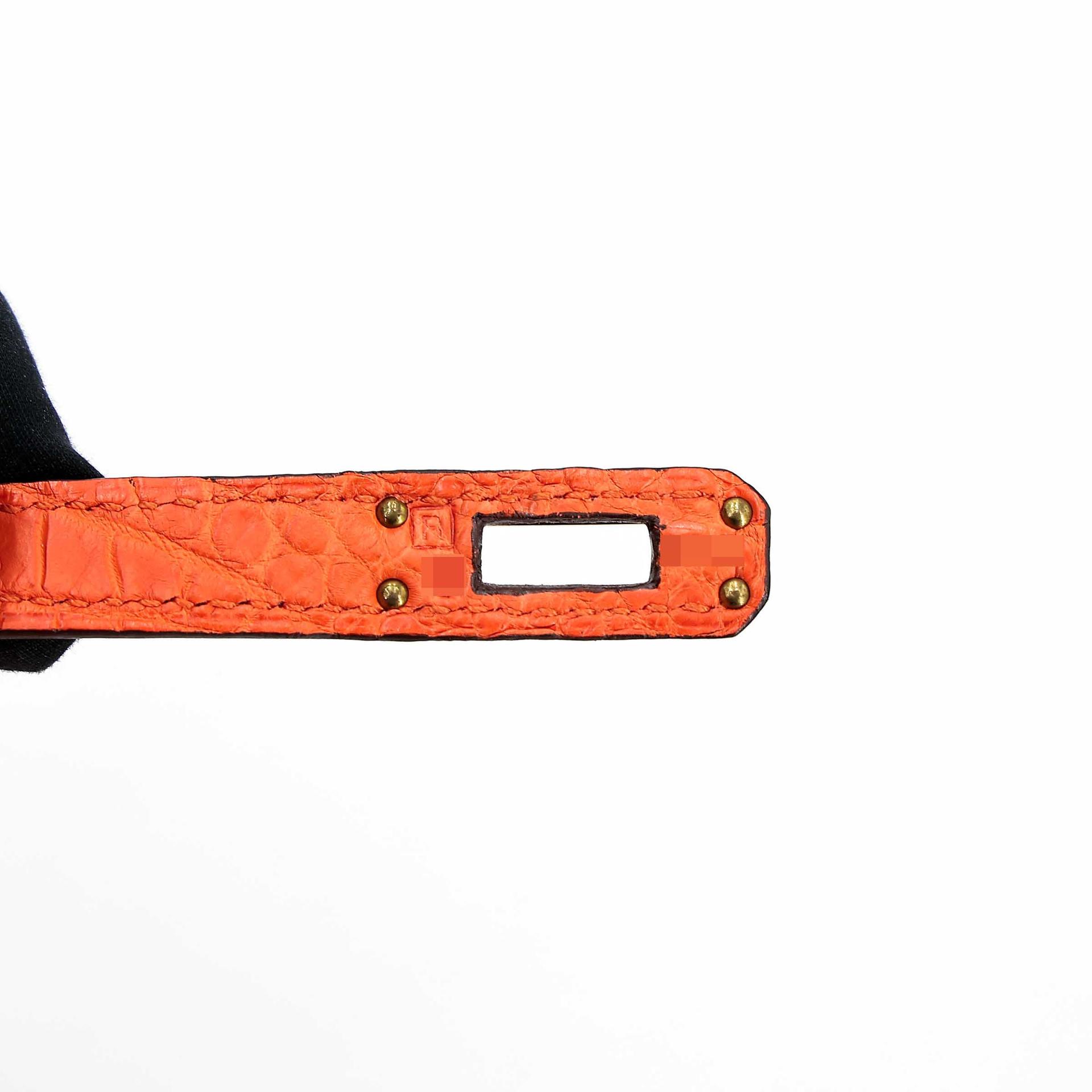 Very Good ( Rank A) HERMÈS Kelly 25 Feu (9J) Matte Alligator Gold hardware Square R (2014) - 14