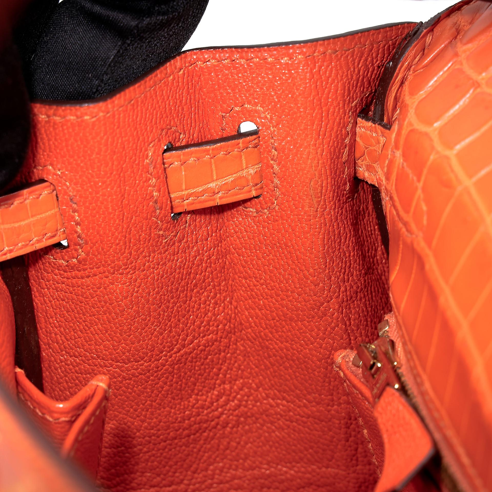 Very Good ( Rank A) HERMÈS Kelly 25 Feu (9J) Matte Alligator Gold hardware Square R (2014) - 23