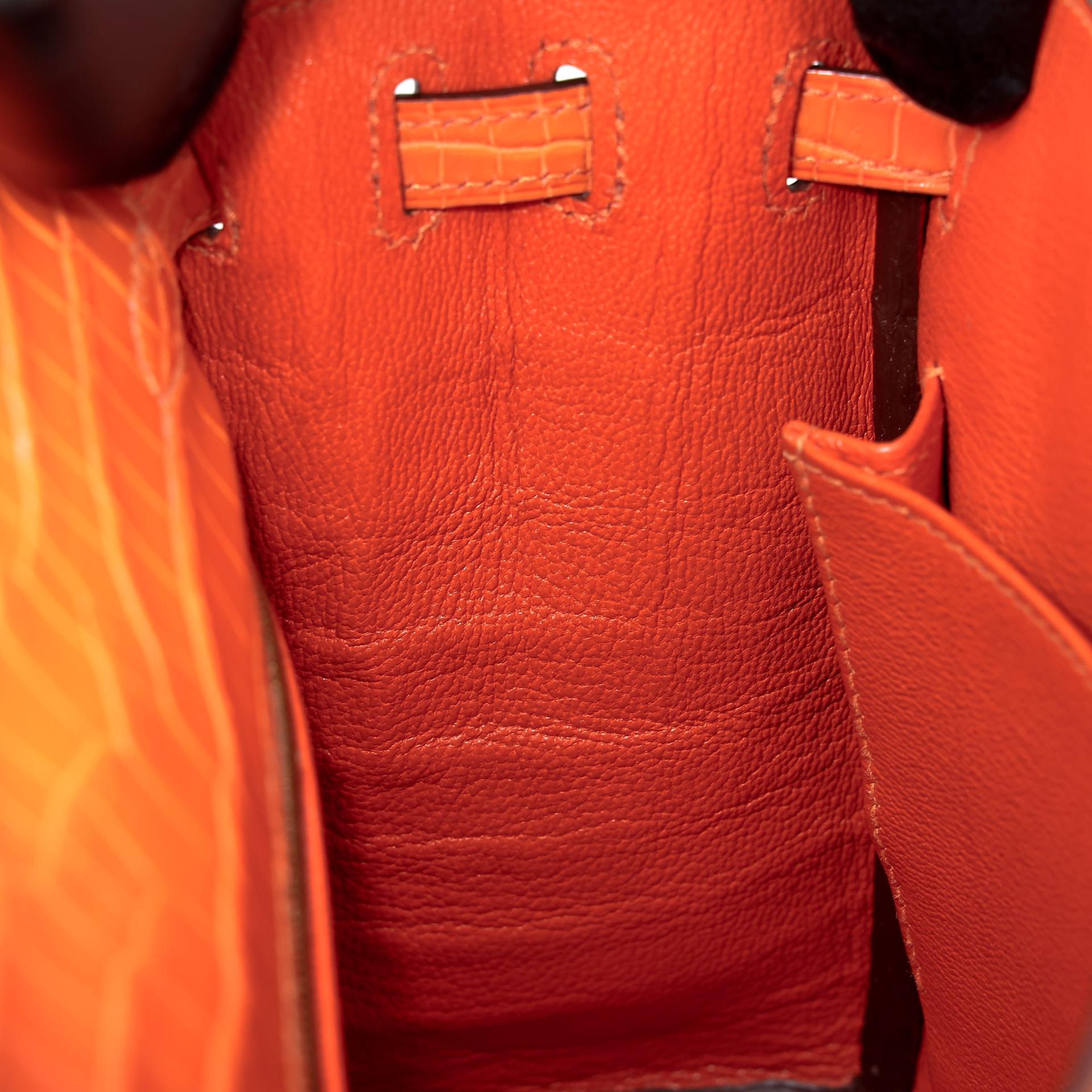Very Good ( Rank A) HERMÈS Kelly 25 Feu (9J) Matte Alligator Gold hardware Square R (2014) - 24